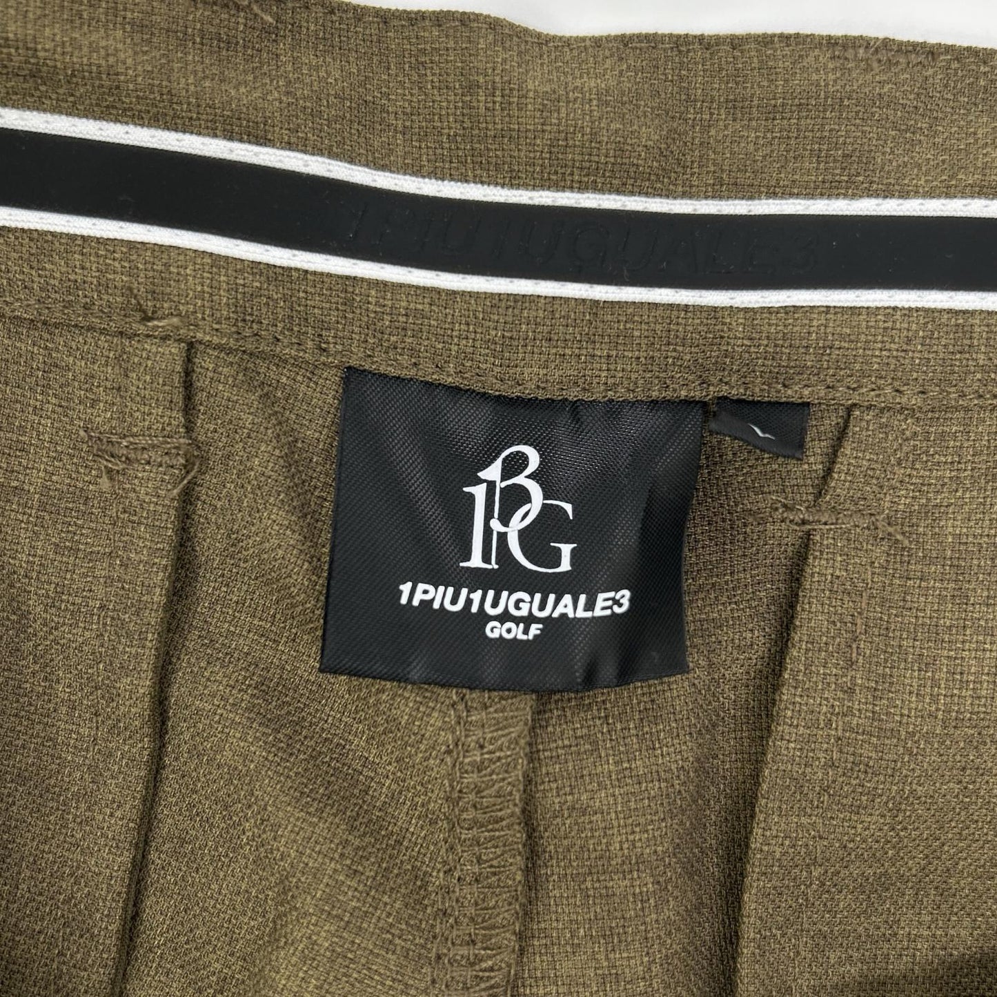 1piu1uguale3 ウノピゥウノウグァーレトレ 【GOLF】【×戸賀敬城】GRP064-POE340 ブラウン PINTUCK PANTS センタープレススラックスパンツ ボトムス