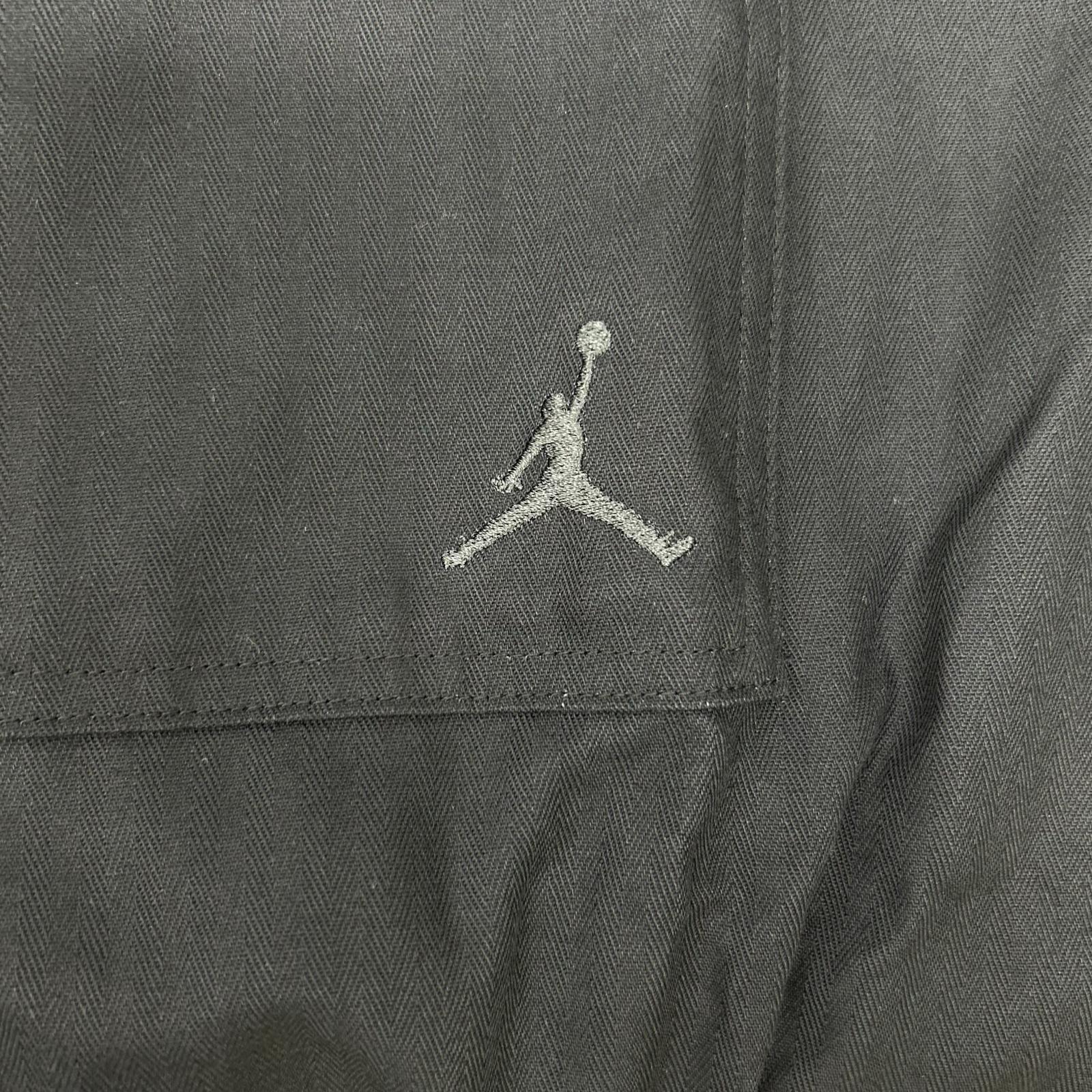 NIKE ナイキ FV7446-010 ブラック ジョーダン エッセンシャルメンズボタンダウンシャツ トップス