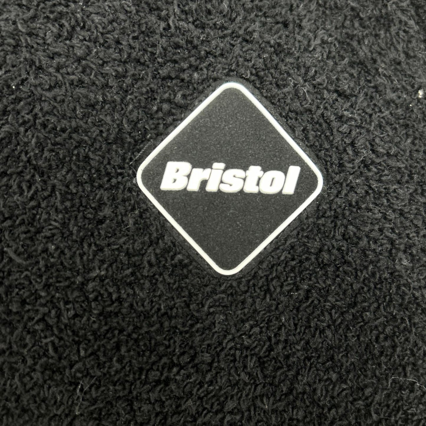 F.C.Real Bristol エフシーリアルブリストル 【×BAREFOOT DREAMS】23SS SZMCC21931 ブラック パイル ジップアップフーディ ジャケット
