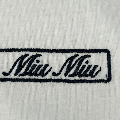 MIUMIU ミュウミュウ MJN383 23年 ホワイト ロゴ刺しゅう エンブロイダリー コットンジャージー Tシャツ トップス