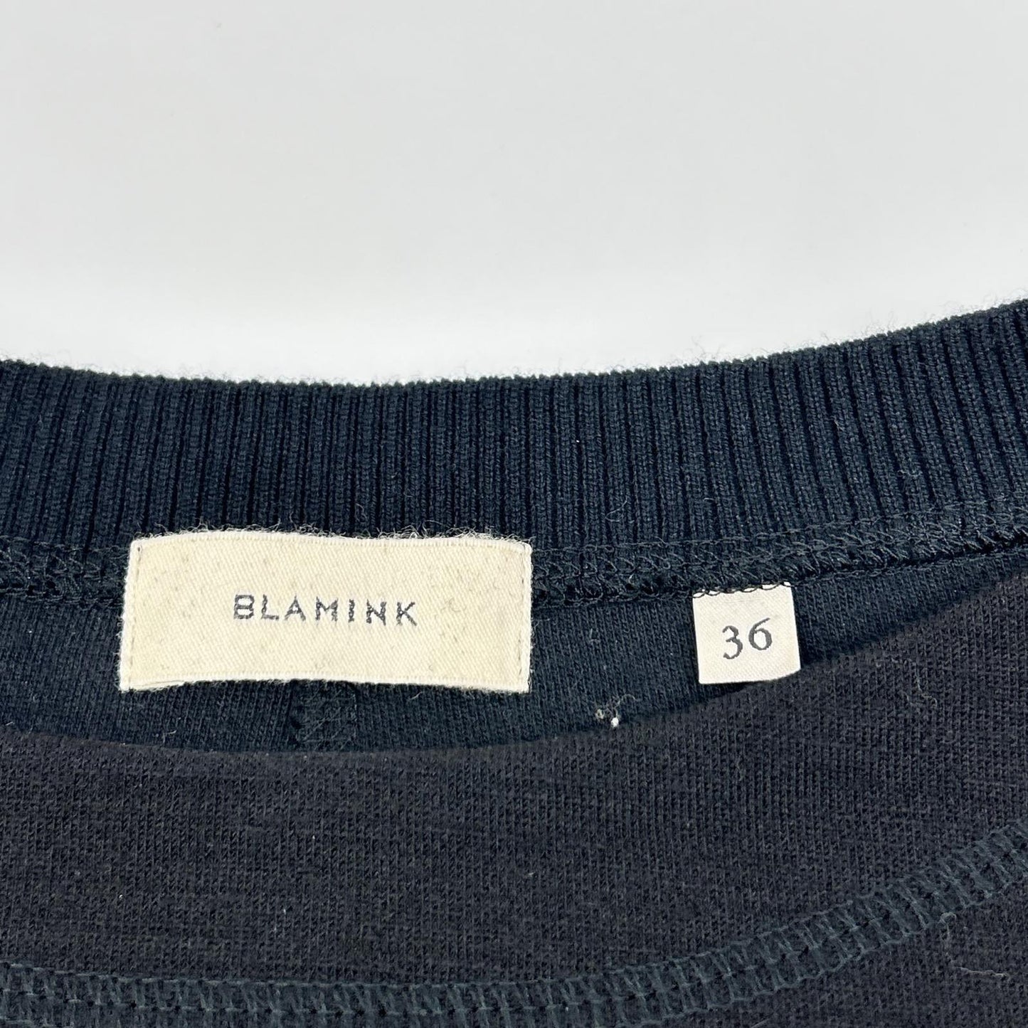 BLAMINK ブラミンク 7912-299-0050 ブラック ロゴ刺しゅうサイドスリットスウェット トップス