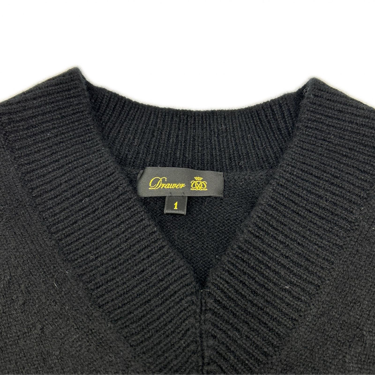 DRAWER Drawer 6518-106-0460 Black 100% cashmere 7G V-neck sleeveless knit vest top