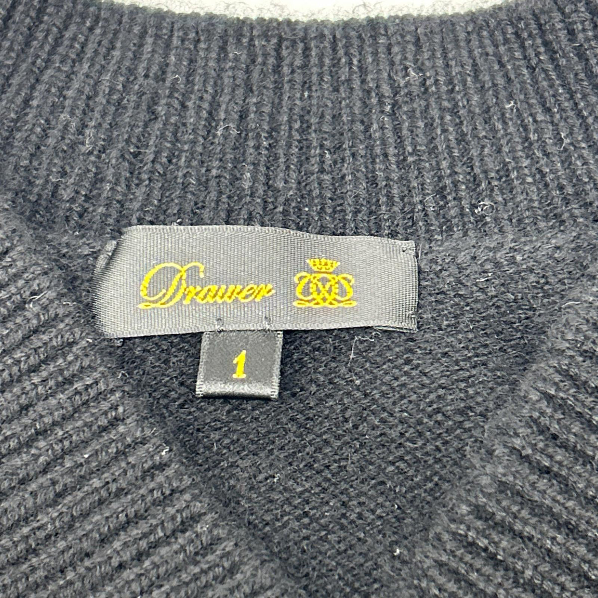DRAWER Drawer 6518-106-0460 Black 100% cashmere 7G V-neck sleeveless knit vest top