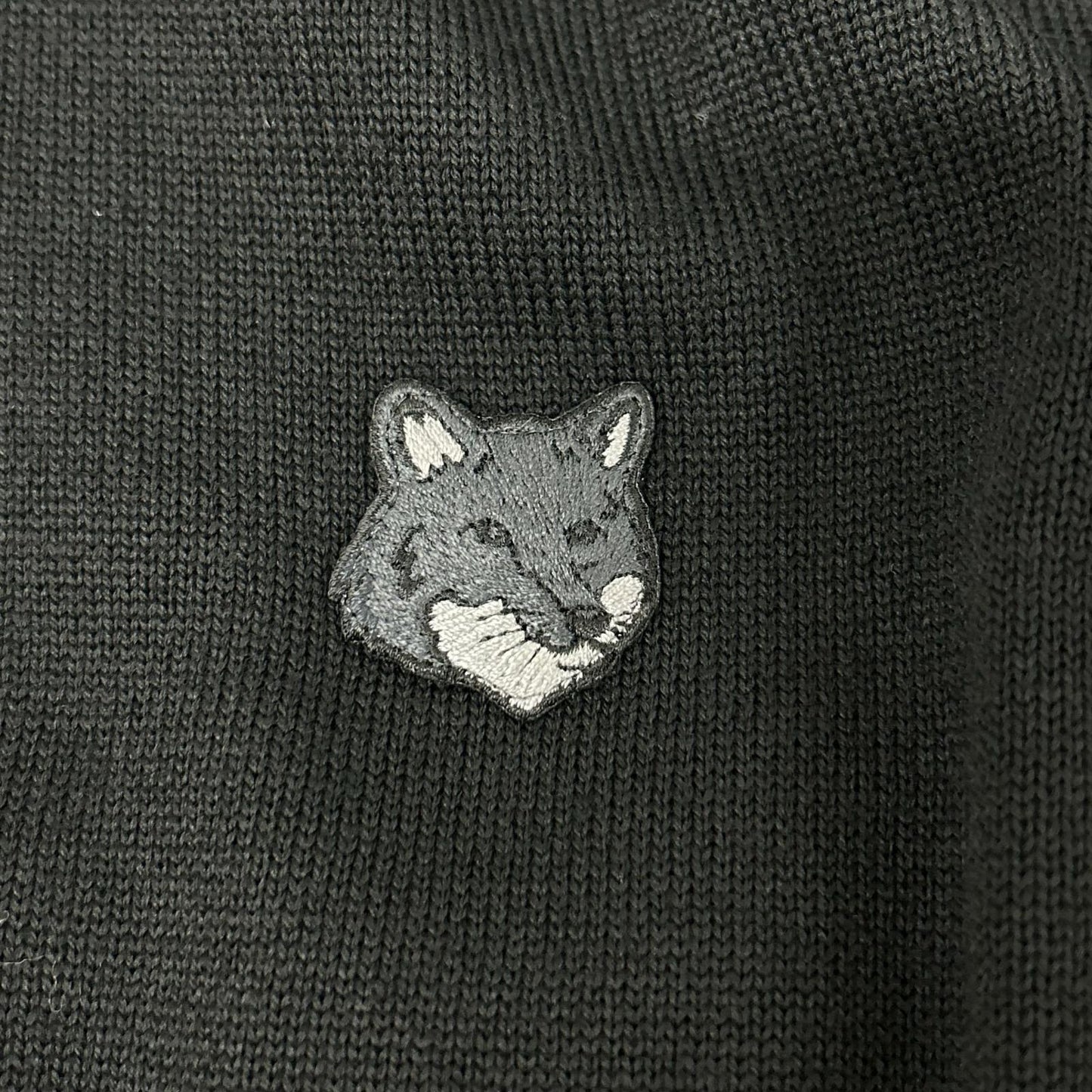 MAISON KITSUNE メゾンキツネ MW00508KT1036 24AW ブラック ウール100 フォックスヘッド刺繍パッチニットカーディガン トップス