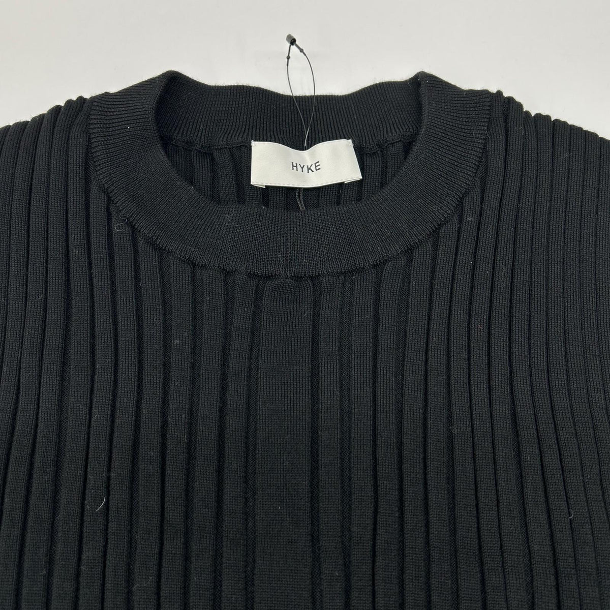 HYKE ハイク 232-11338 23AW ブラック WIDE RIBBED CROPPED VEST リブクロップドニットベスト ベスト