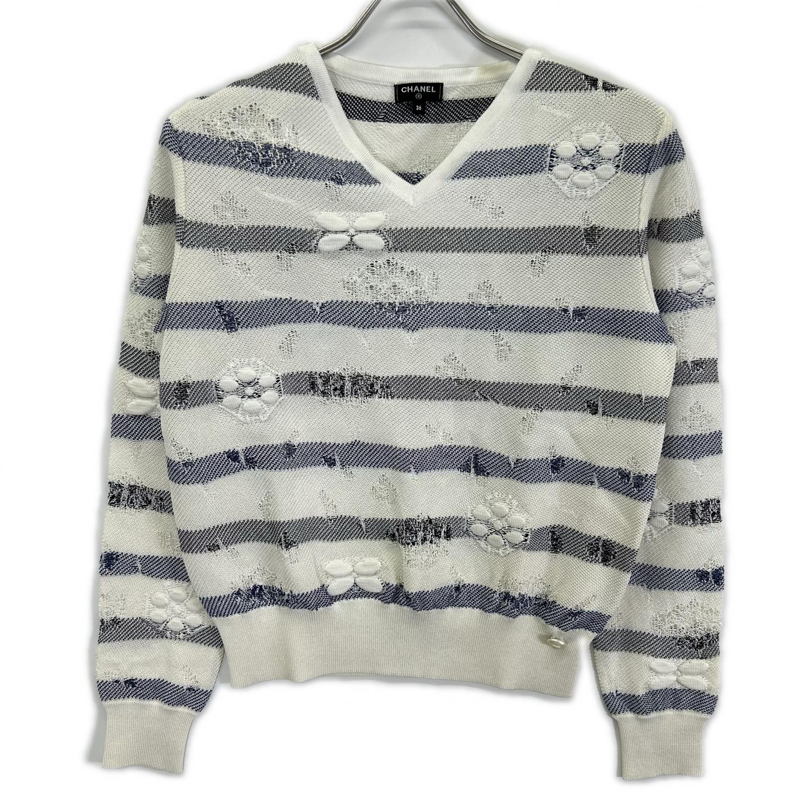 CHANEL Chanel P56171K07378 17SS white and navy Coco Mark button distressed camellia striped V-neck knit top