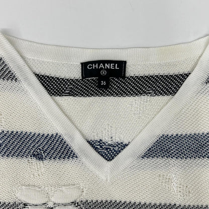 CHANEL Chanel P56171K07378 17SS white and navy Coco Mark button distressed camellia striped V-neck knit top