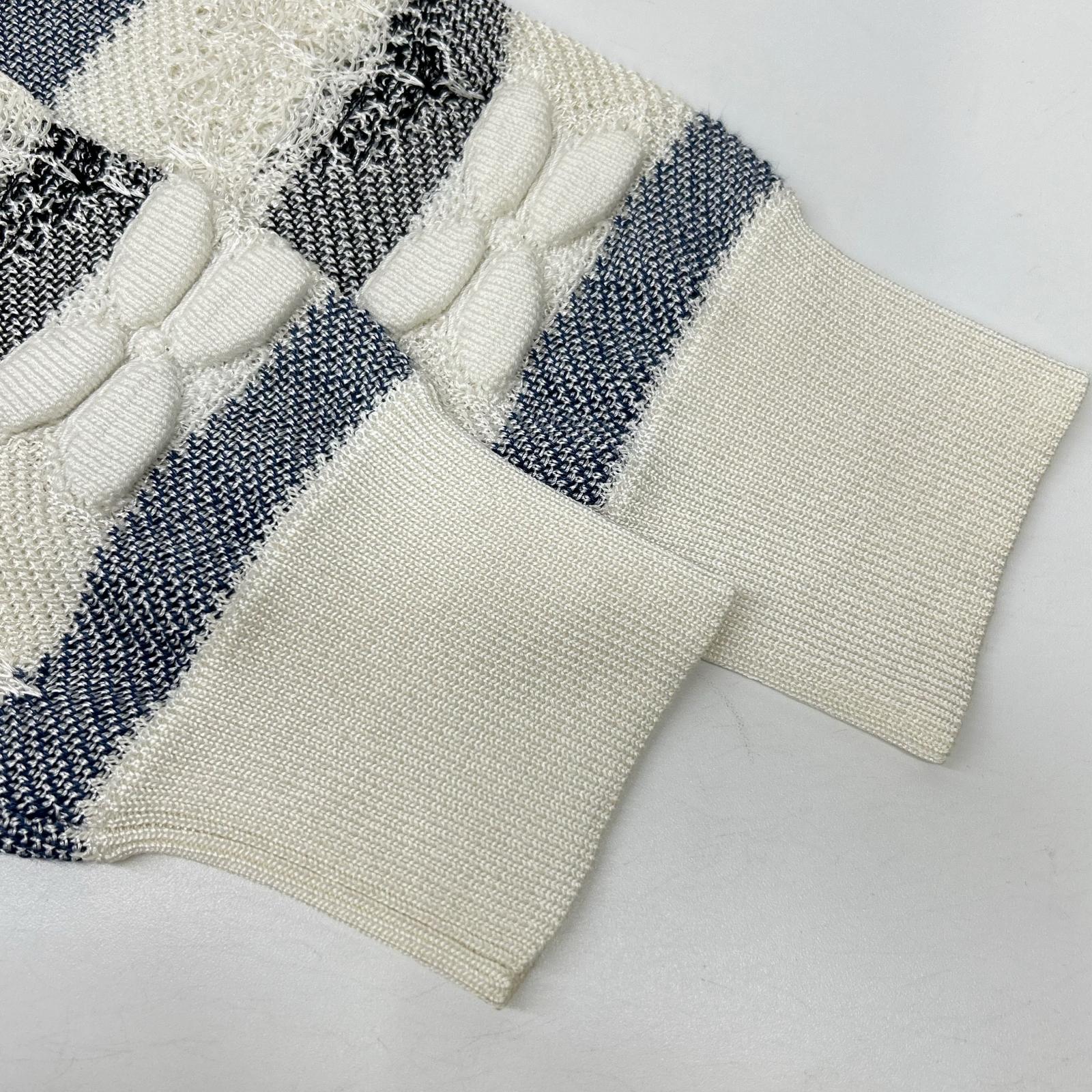 CHANEL Chanel P56171K07378 17SS white and navy Coco Mark button distressed camellia striped V-neck knit top