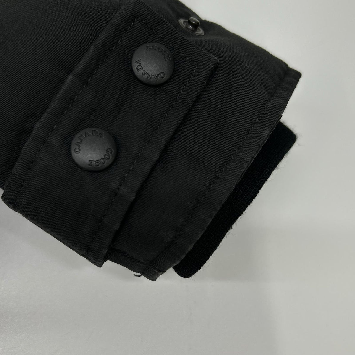 CANADA GOOSE カナダグース 2302JL ブラック マッケンジー ファー付き ダウンコート コート