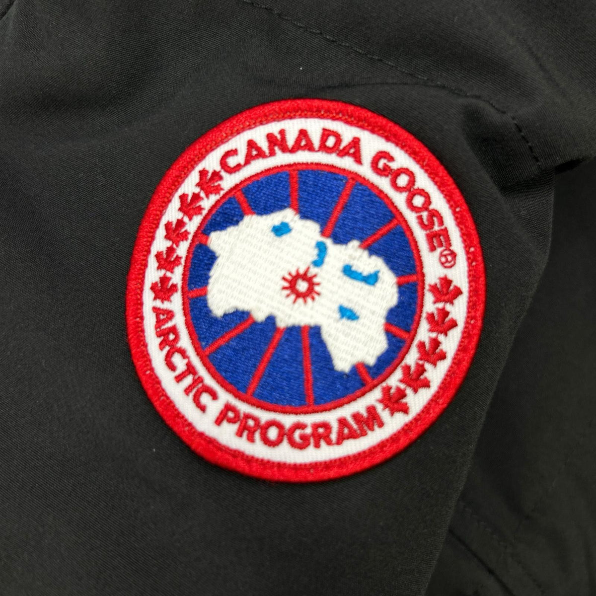 CANADA GOOSE カナダグース 2302JL ブラック マッケンジー ファー付き ダウンコート コート