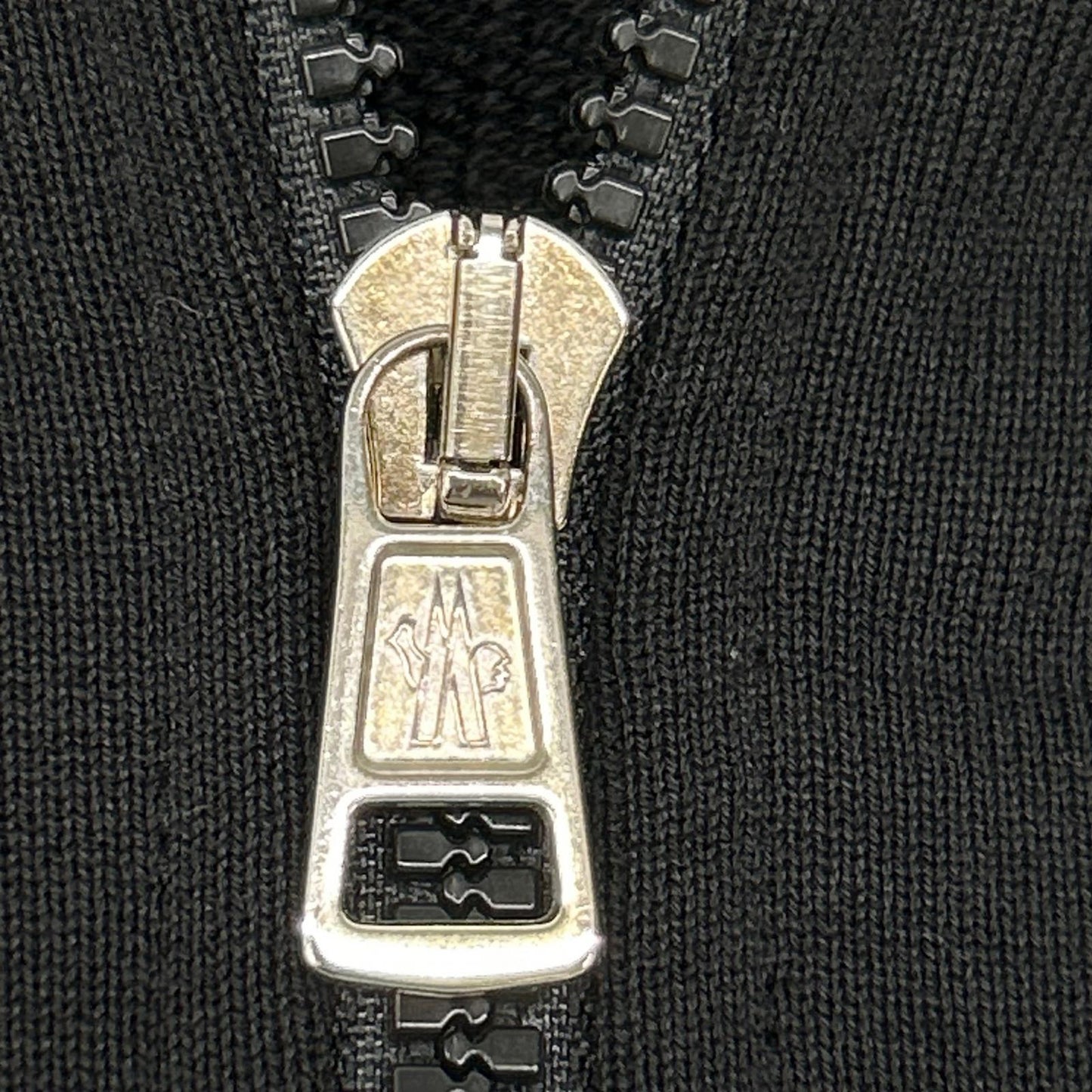 MONCLER モンクレール 20年製 ブラック MAGLIA CARDIGAN C/CAPPUCCIO エンボスロゴ フーデットジップアップパーカ トップス