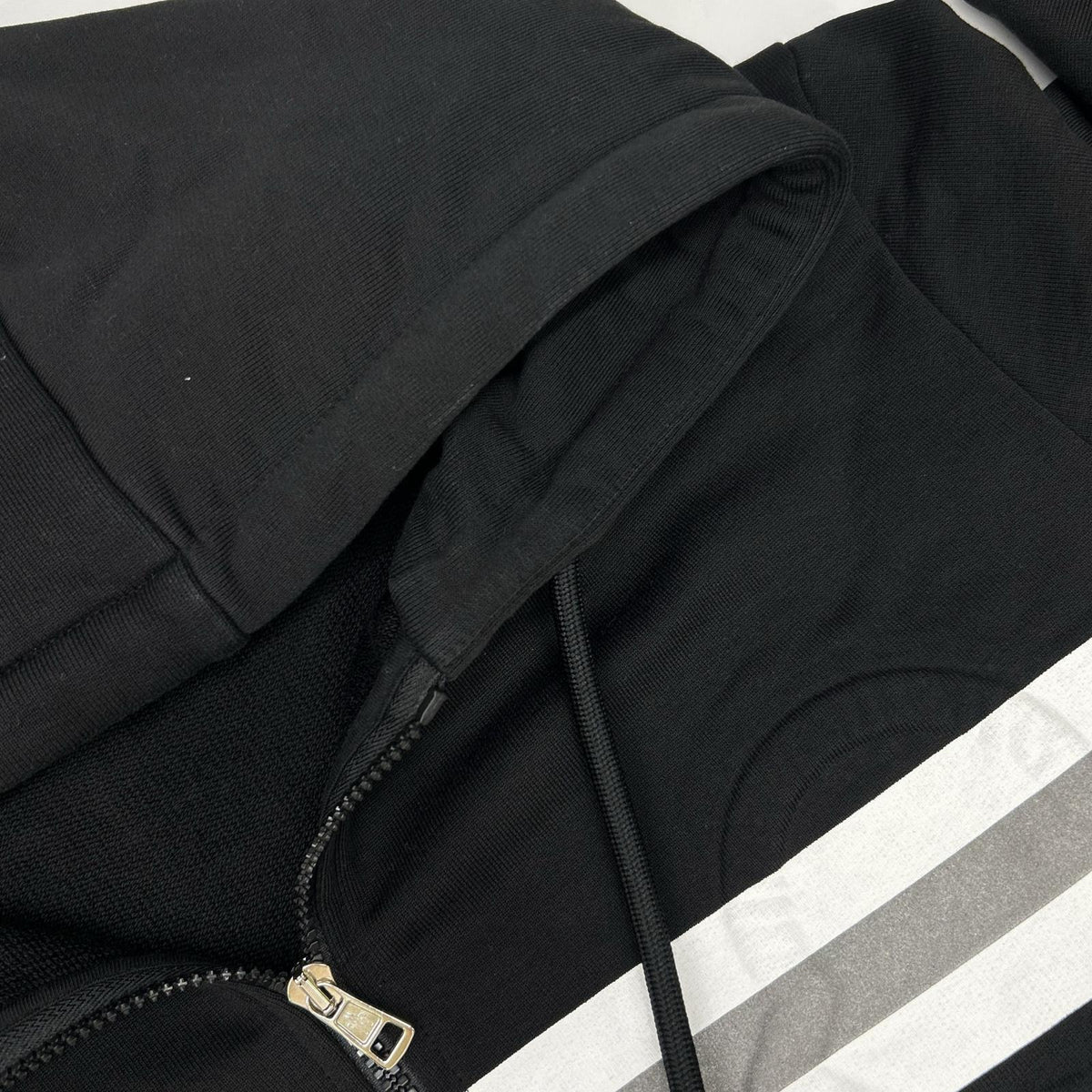 MONCLER モンクレール 20年製 ブラック MAGLIA CARDIGAN C/CAPPUCCIO エンボスロゴ フーデットジップアップパーカ トップス