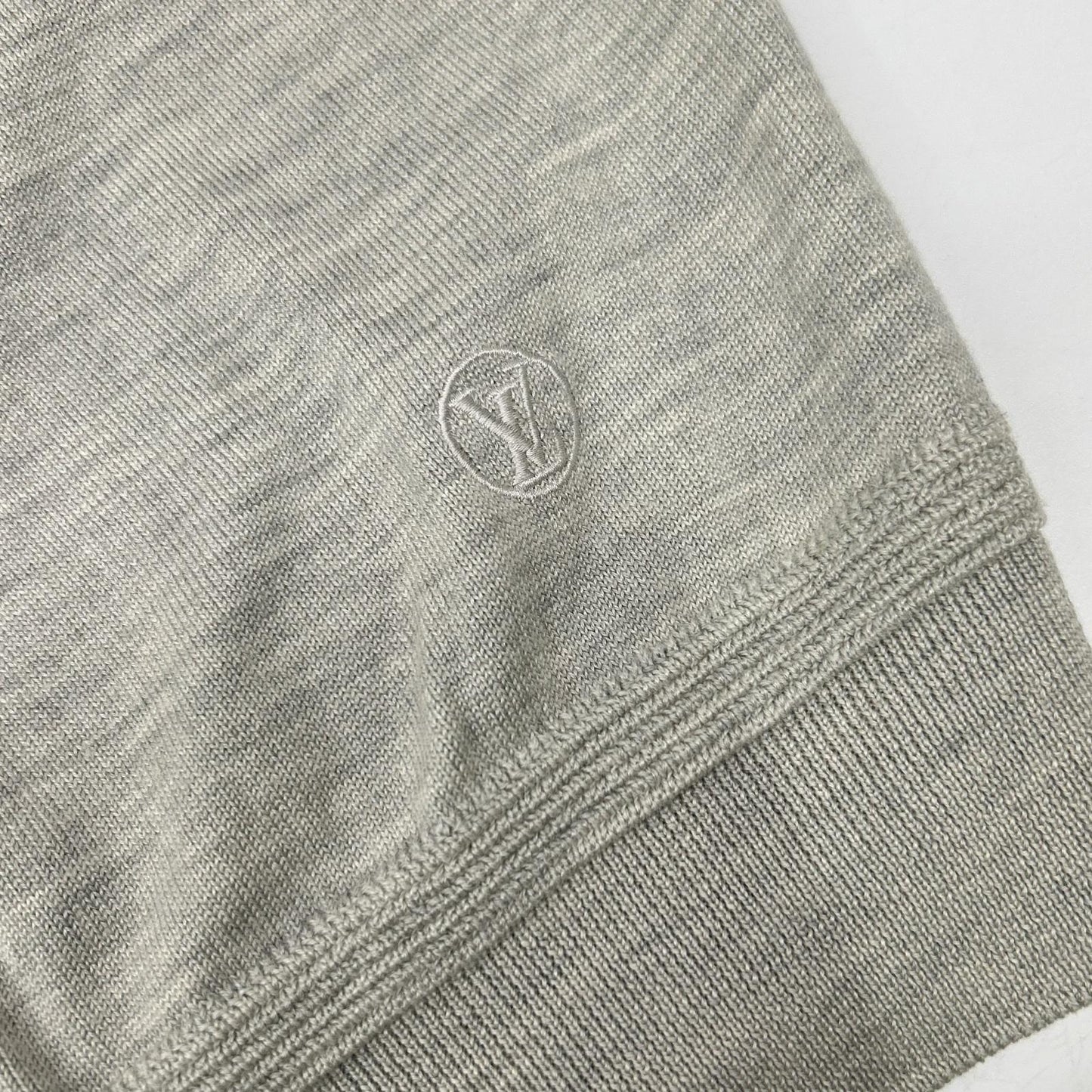 LOUIS VUITTON ルイヴィトン RM162Q F87 HAN53E グレー ウール×シルク LVサークル刺繍 ラムレザーエルボーパッチ ドライバーズニット ジャケット