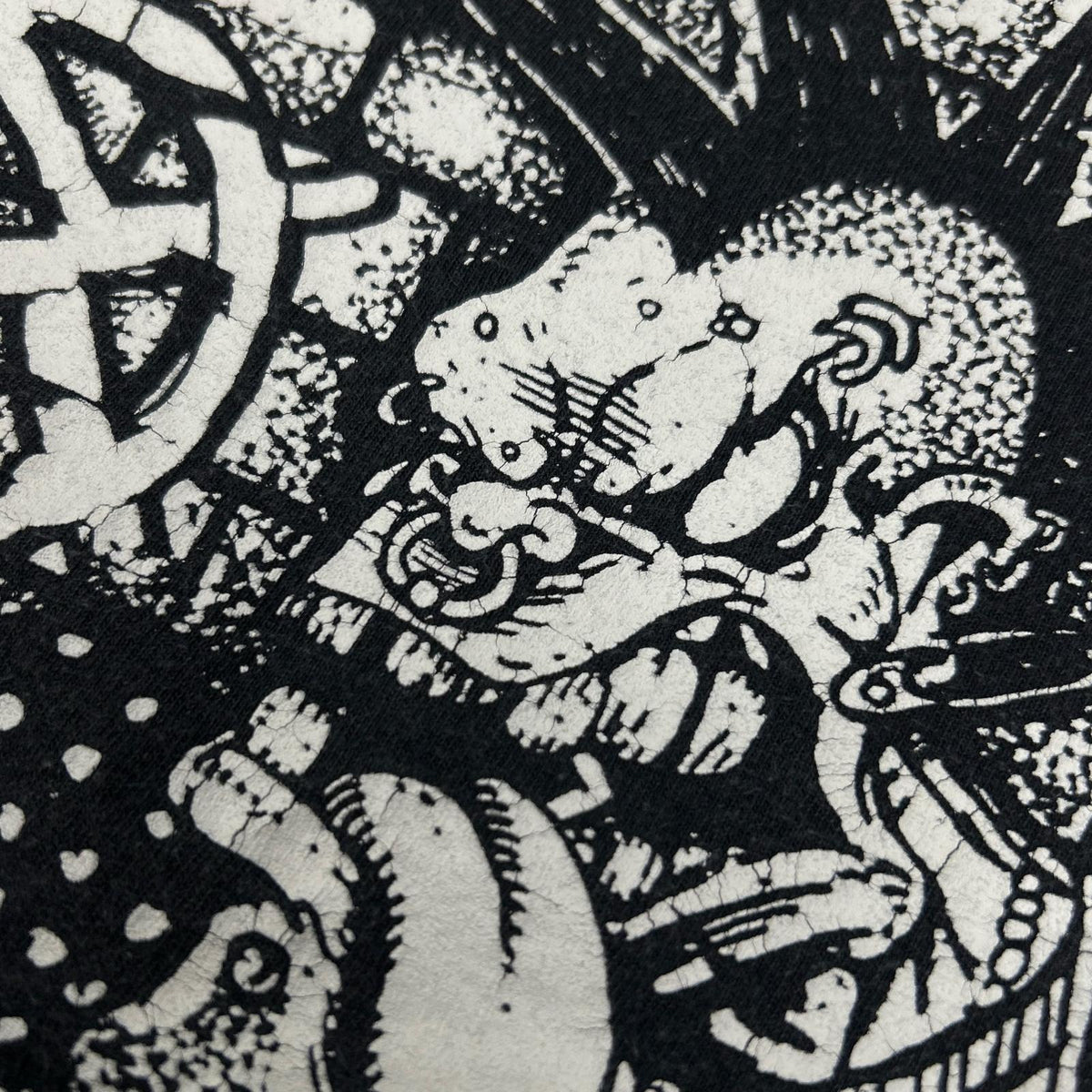 VINTAGE TOTAL CHAOS 00s Black × White Punk-Print Band T-Shirt Tops