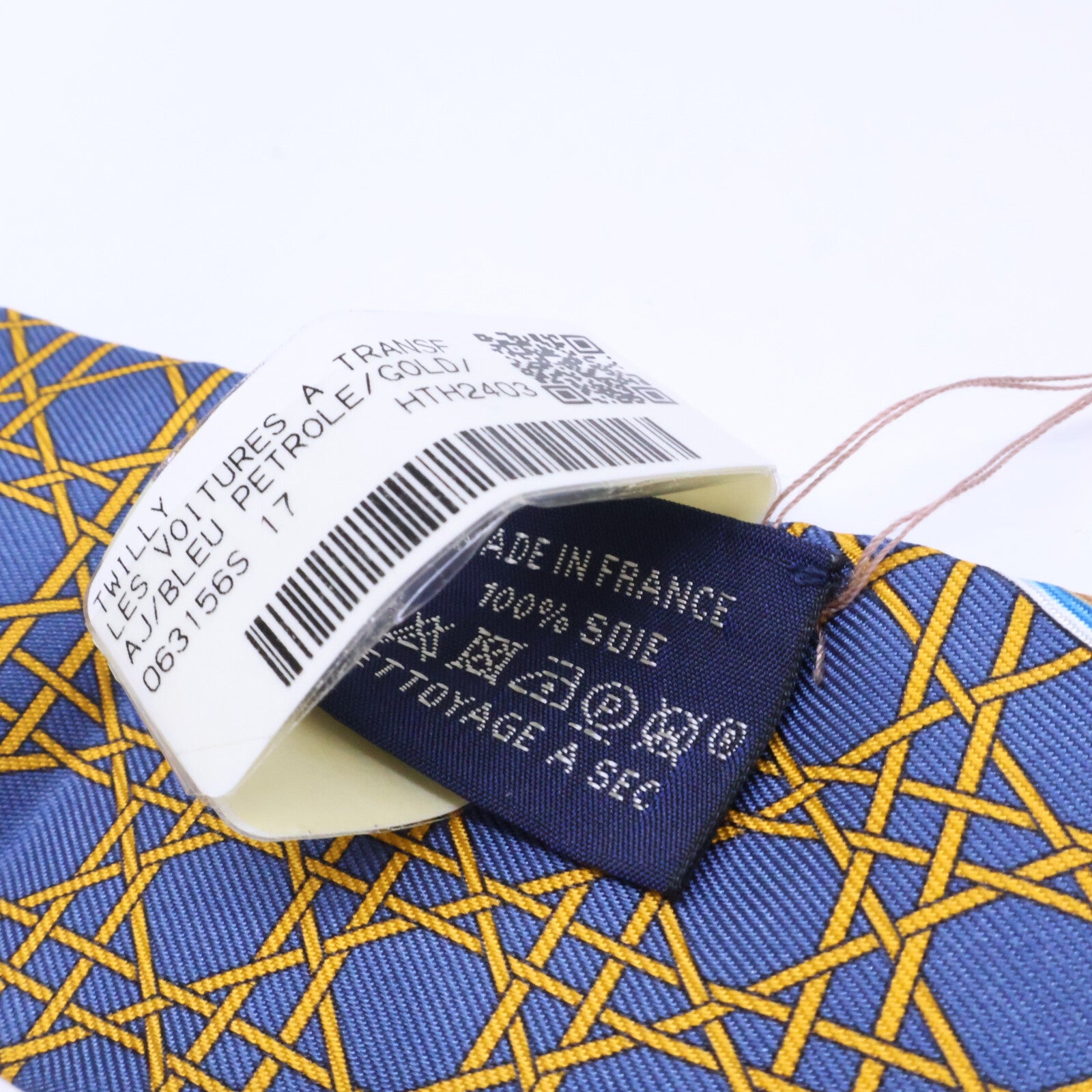HERMES エルメス 【新品同様】063156S 17 LES VOITURES A TRANSFORMATION 折り畳み式幌馬車 シルク ツイリー スカーフ