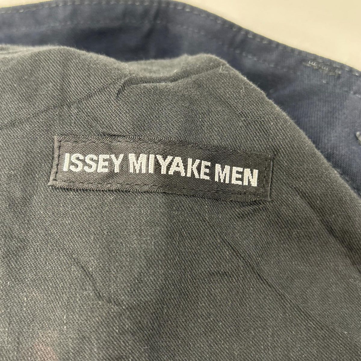 ISSEY MIYAKE MEN イッセイミヤケメン ME51FF182 15SS ネイビー 深海プリント 転写プリーツデニムパンツ ボトムス