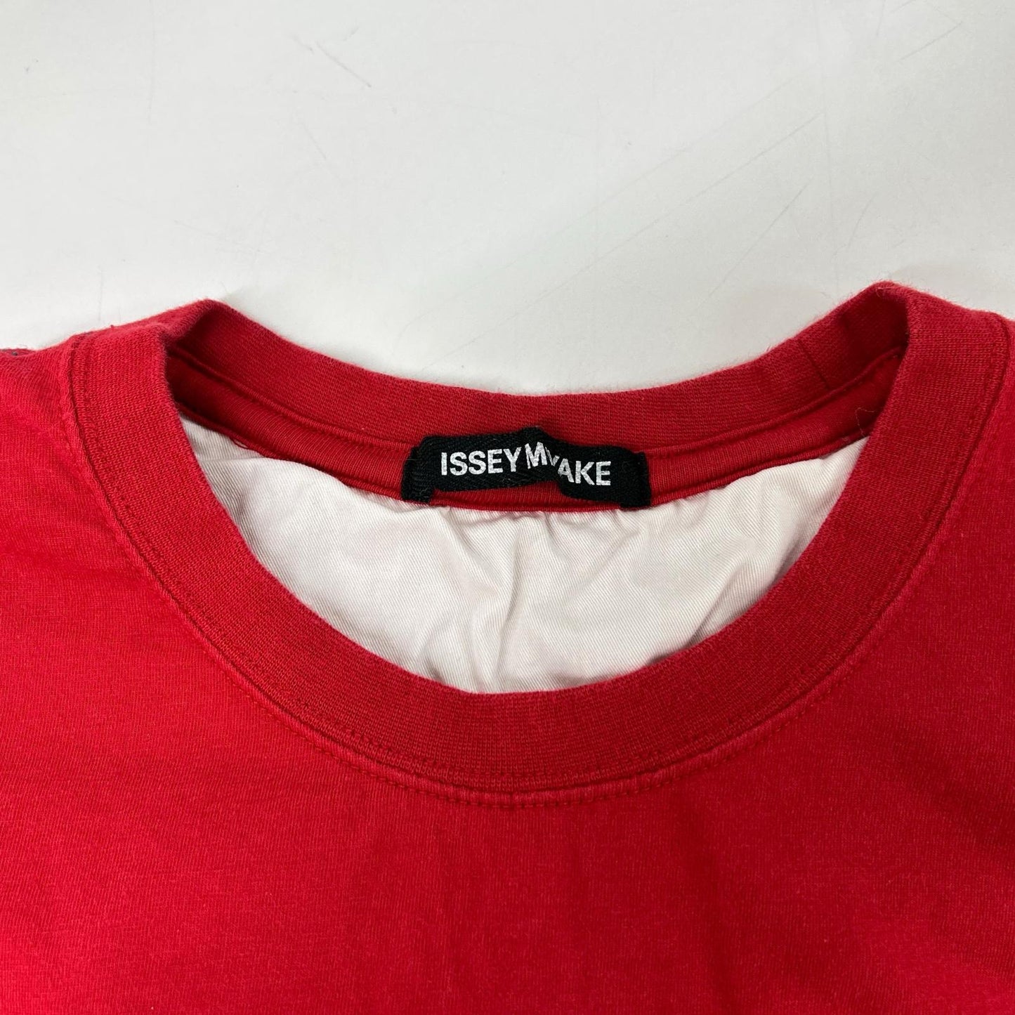 ISSEY MIYAKE MEN イッセイミヤケメン ME81JK416 レッド ステッチデザインTシャツ トップス