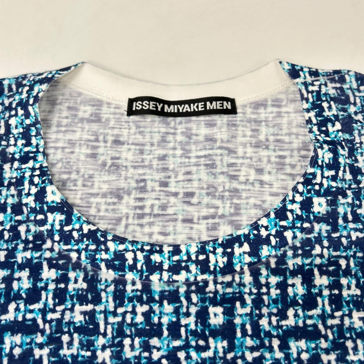 ISSEY MIYAKE MEN ME31JK183 13SS light blue all-over-print T-shirt tops