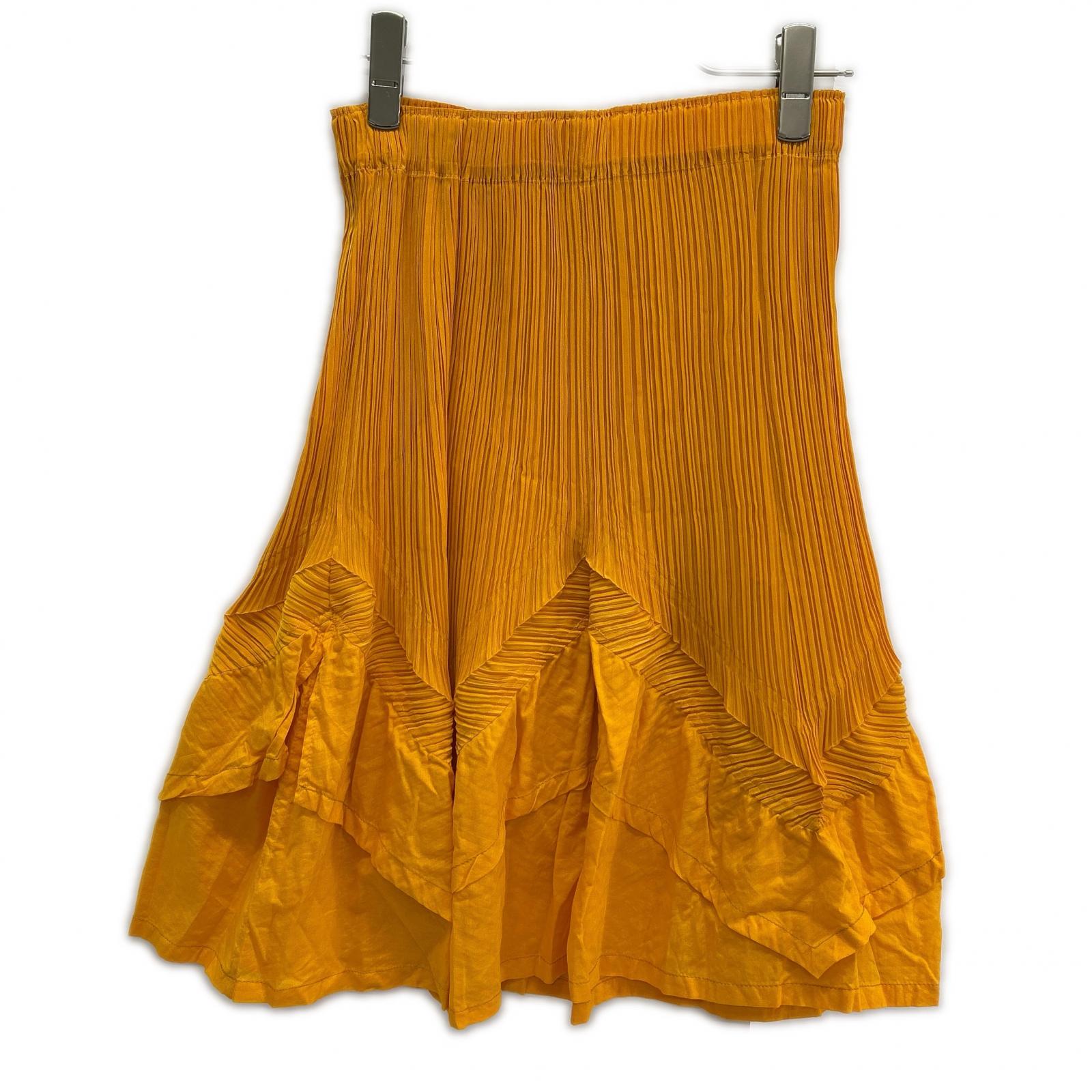 ISSEY MIYAKE イッセイミヤケ IM42FG237 イエロー プリーツミディアムスカート スカート