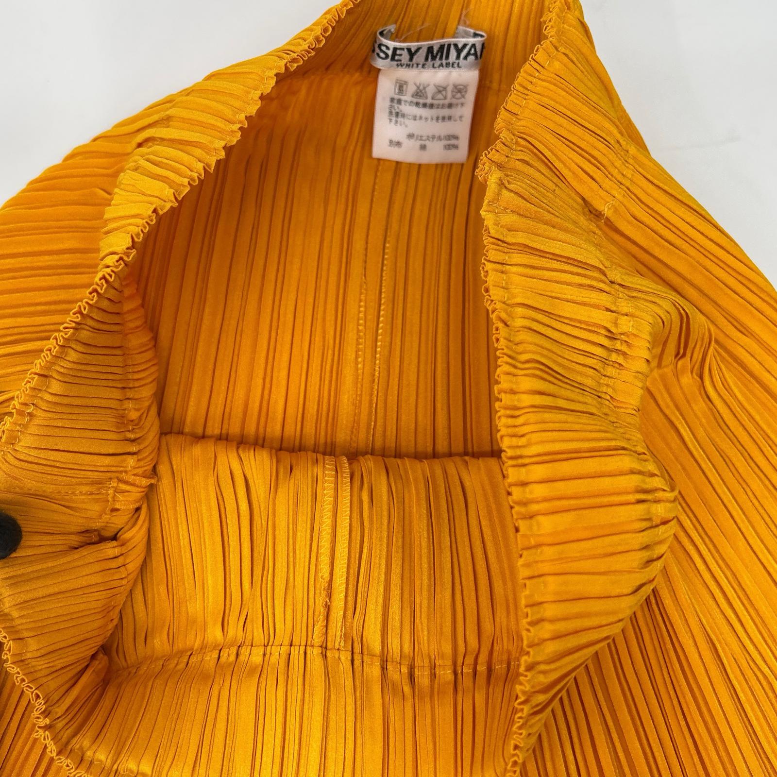 ISSEY MIYAKE イッセイミヤケ IM42FG237 イエロー プリーツミディアムスカート スカート