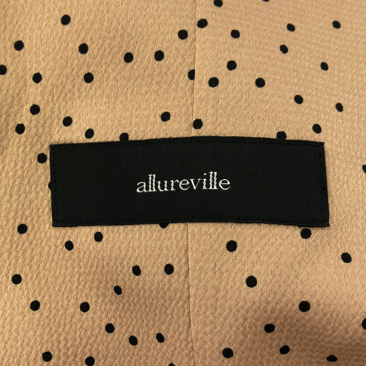 allureville アルアバイル 20202010050 ベージュ×ブラック ランダムドット 2Bテーラードジャケット トップス