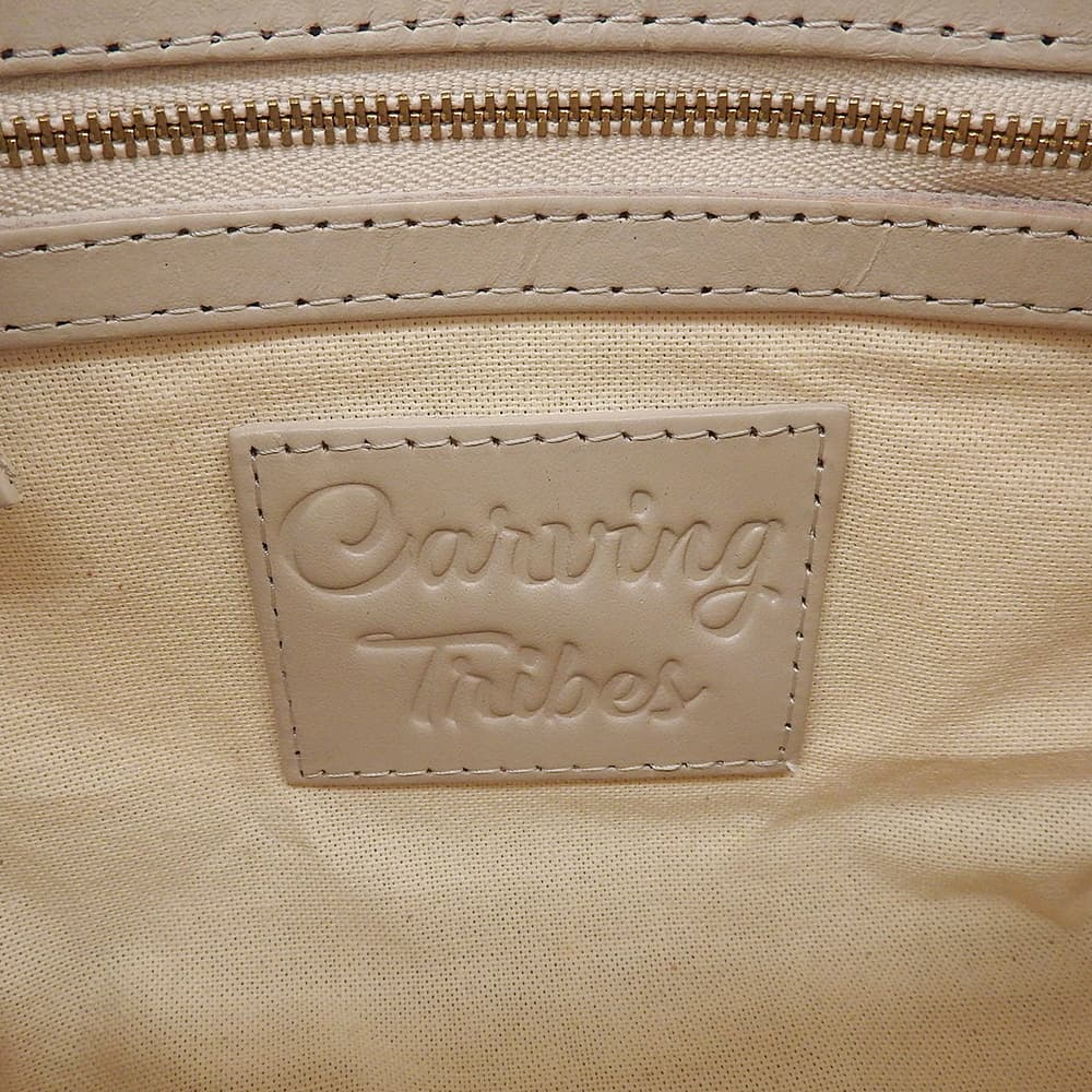 Carving Tribes カービングトライブス カーフレザー 草花模様 2WAYハンドバッグ レディース エクリュ×ゴールド ハンドバッグ