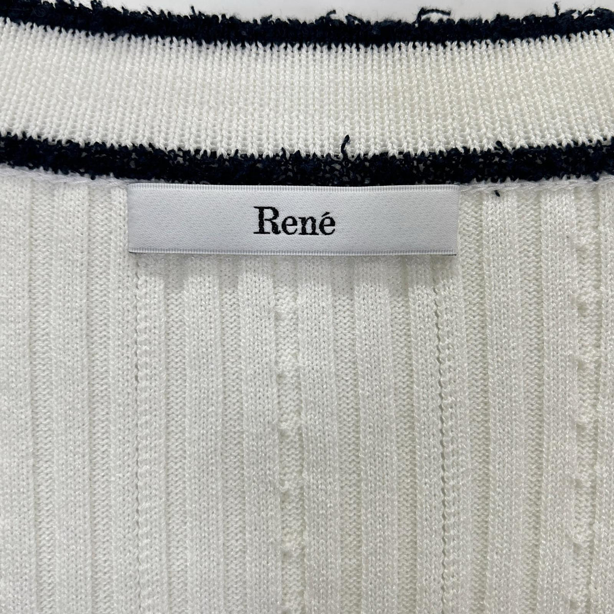 Rene ルネ 6412640 White × Navy Cotton-Blend Shell Logo Plate Cable-Knit Jacket Top