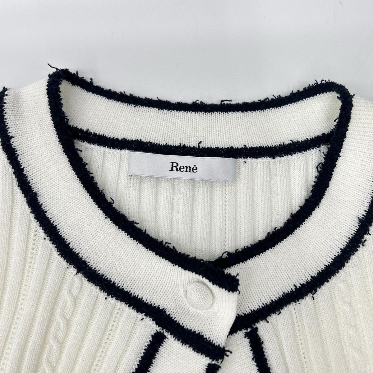 Rene ルネ 6412640 White × Navy Cotton-Blend Shell Logo Plate Cable-Knit Jacket Top