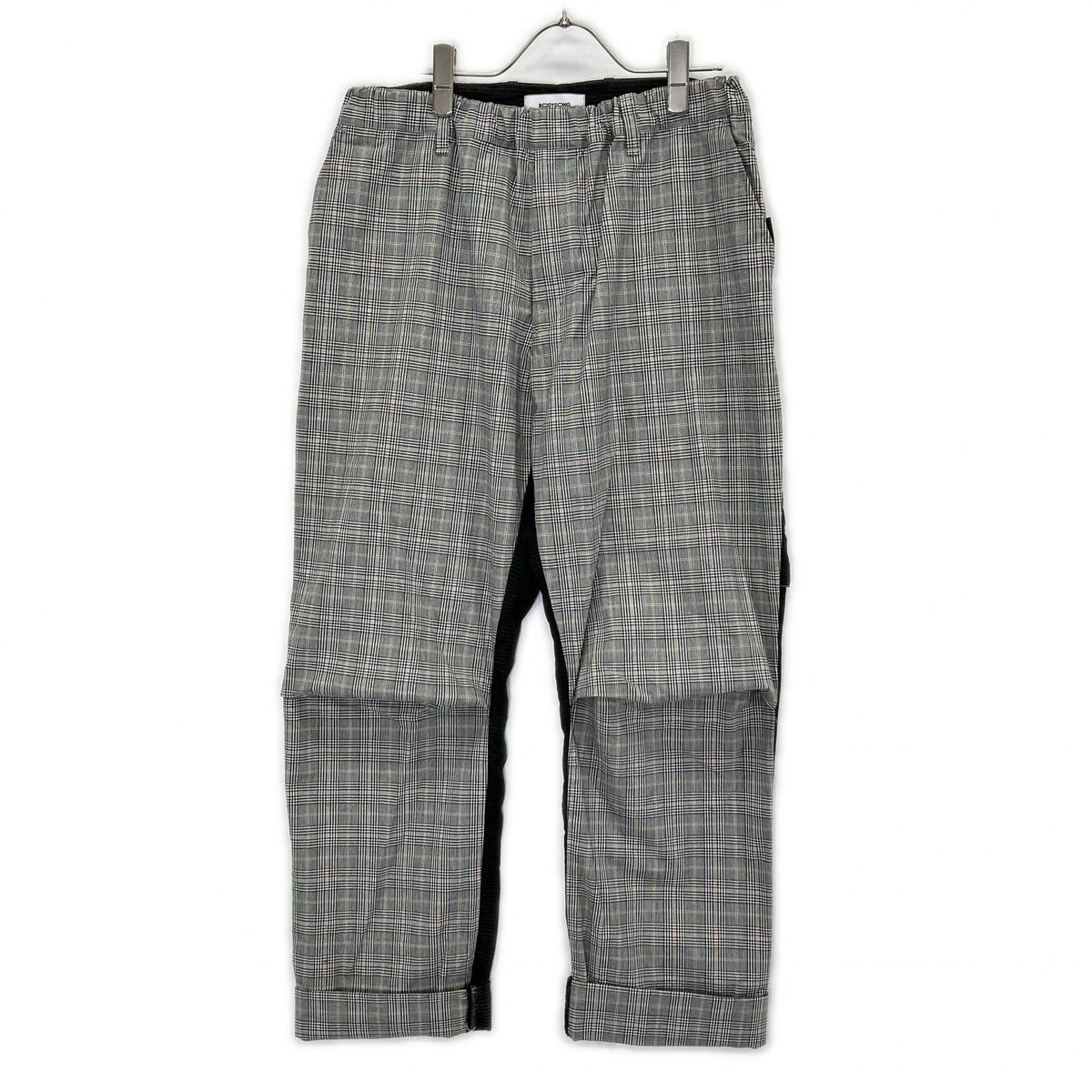 ボディソング BODYSONG Gray Checkered Camouflage-Pouch-Detailing Docking Slacks Pants Bottoms