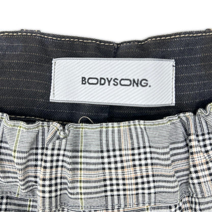 ボディソング BODYSONG Gray Checkered Camouflage-Pouch-Detailing Docking Slacks Pants Bottoms