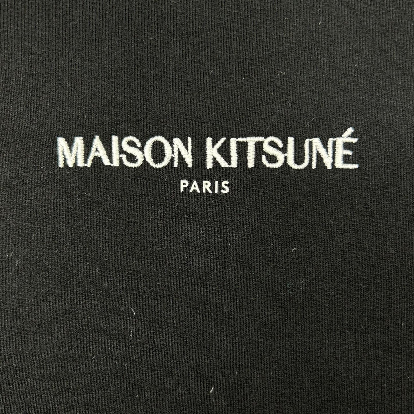 MAISON KITSUNE メゾンキツネ ブラック コットン エンブロイダリー コードレス フーディ トップス