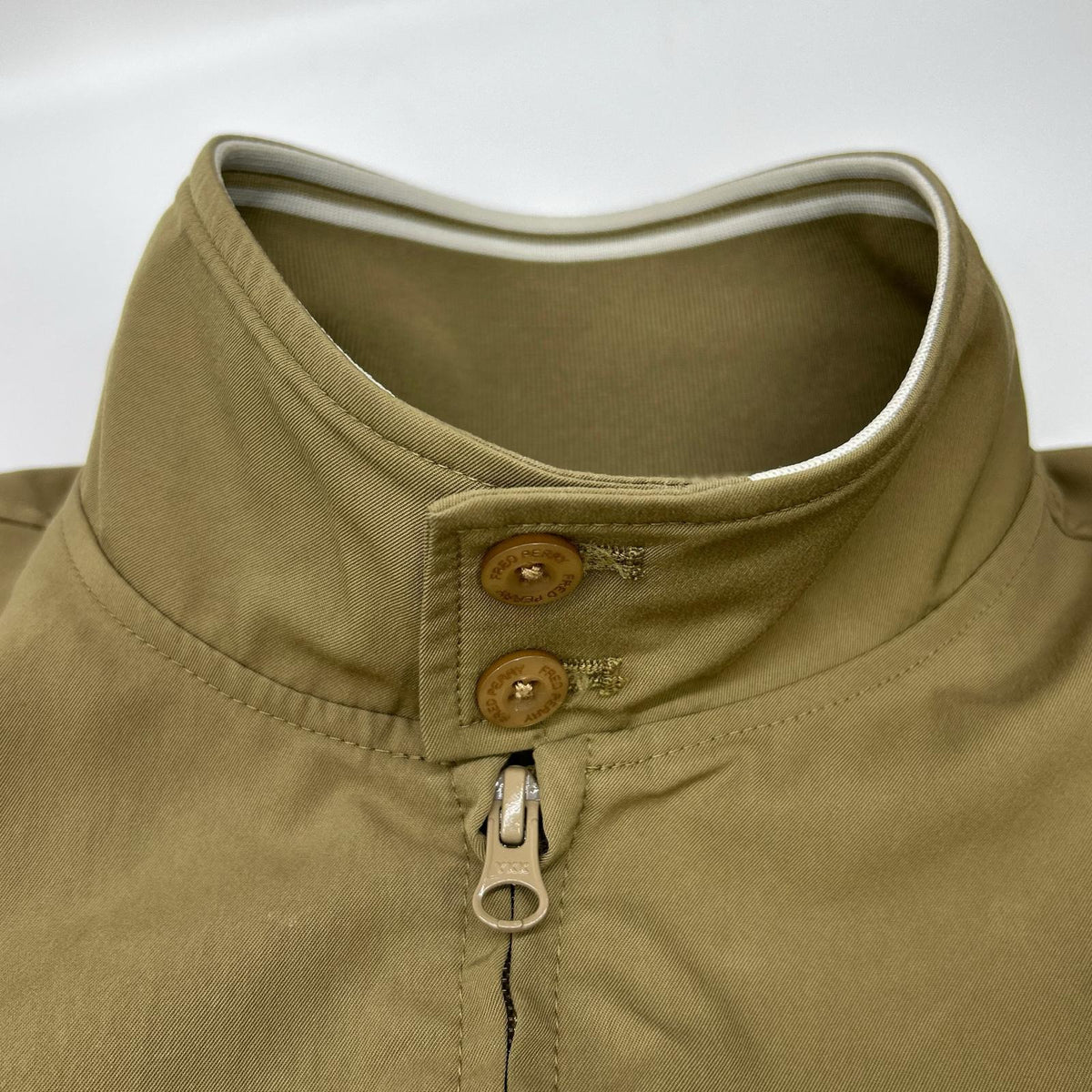 FRED PERRY フレッドペリー 【BEAMS別注】 FZ2684 カーキ フルジップ ロゴ刺繍 ハリントンジャケット ジャケット