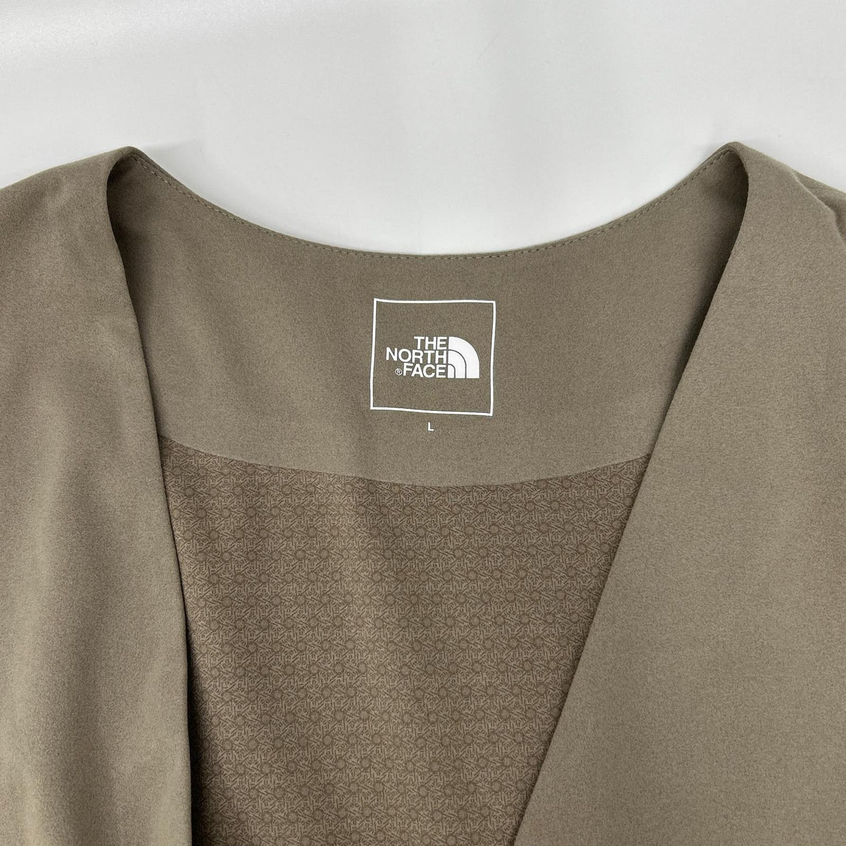THE NORTH FACE Made in 2025 NT12560 Beige Snap-button Tech Lounge cardigan Top