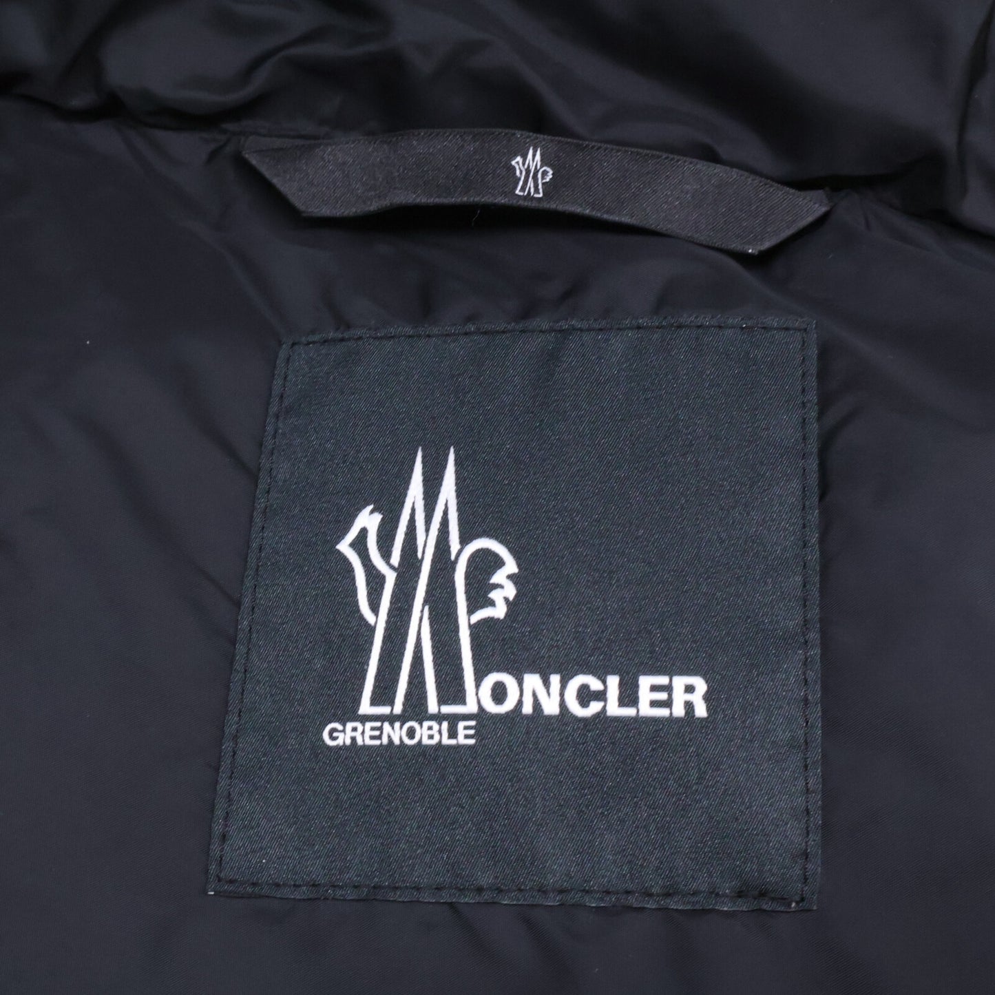 MONCLER モンクレール GRENOBLE グルノーブル【24年製】BALDY テクニカルナイロン フーディダウン ベスト