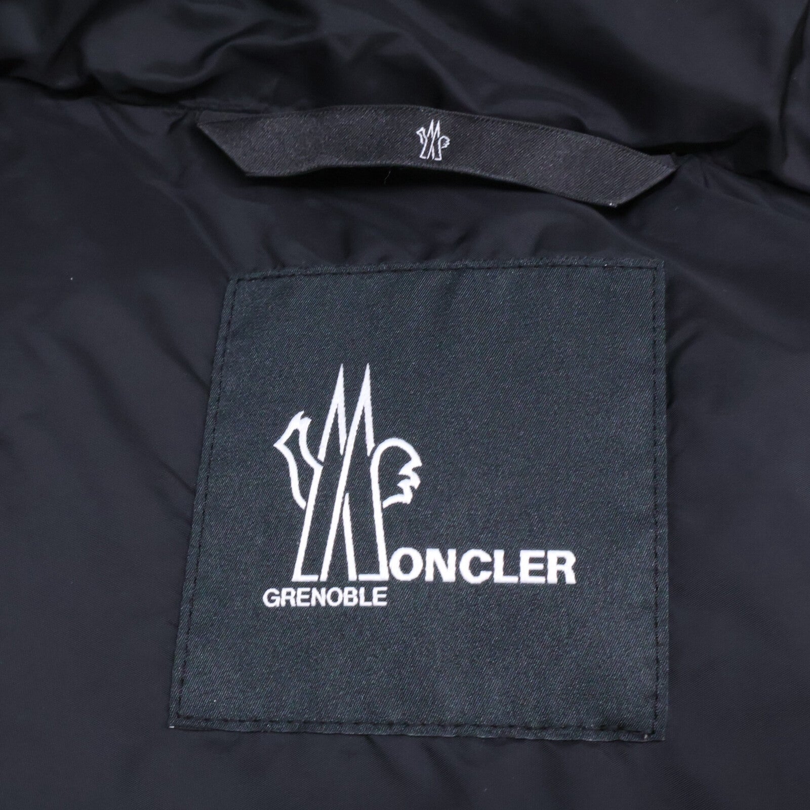 MONCLER モンクレール GRENOBLE グルノーブル【24年製】BALDY テクニカルナイロン フーディダウン ベスト