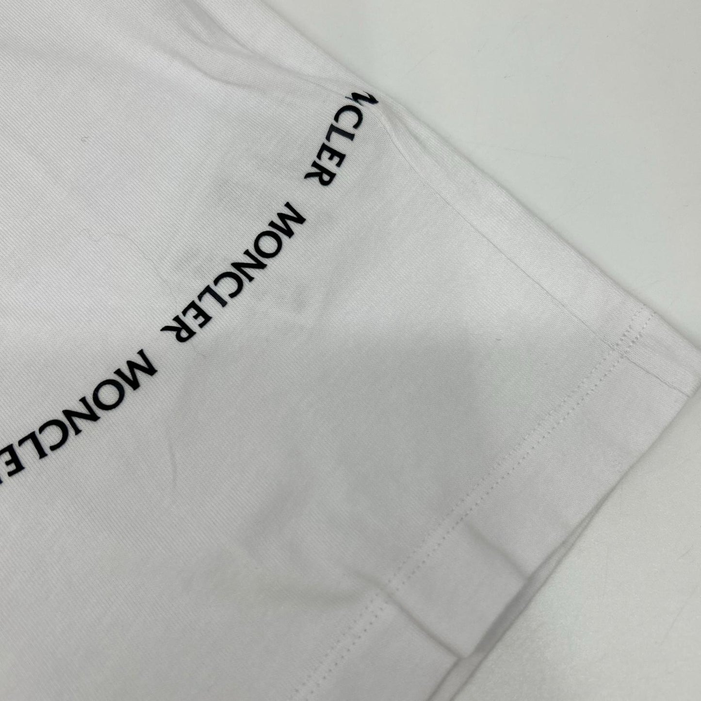MONCLER モンクレール 21年製 LS T-SHIRT ホワイト コットン ロゴシルエット クルーネック ロングスリーブカットソー トップス