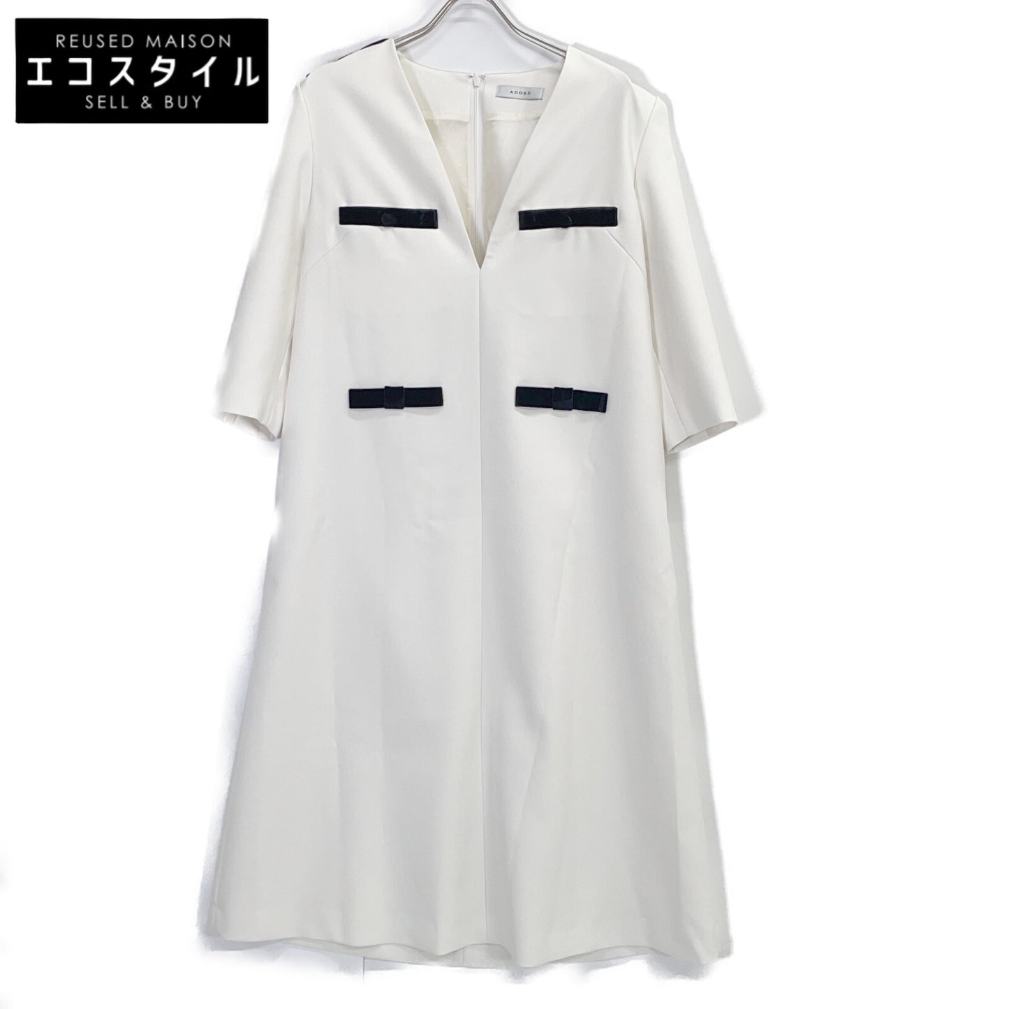 ADORE アドーア 531-5240740 25年製 ホワイト ベルベットボタン Vネックワンピース ワンピース