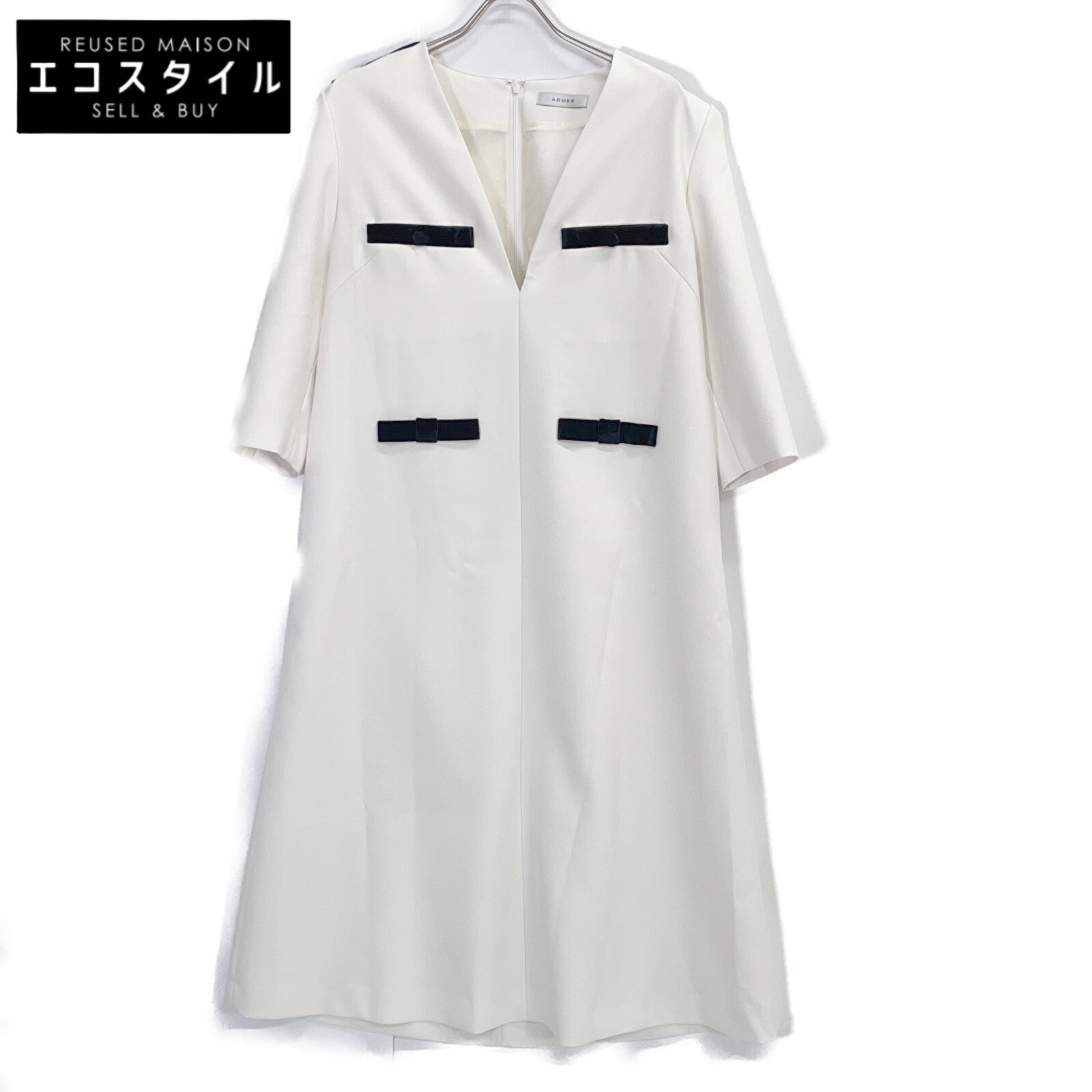 ADORE アドーア 531-5240740 25年製 ホワイト ベルベットボタン Vネックワンピース ワンピース