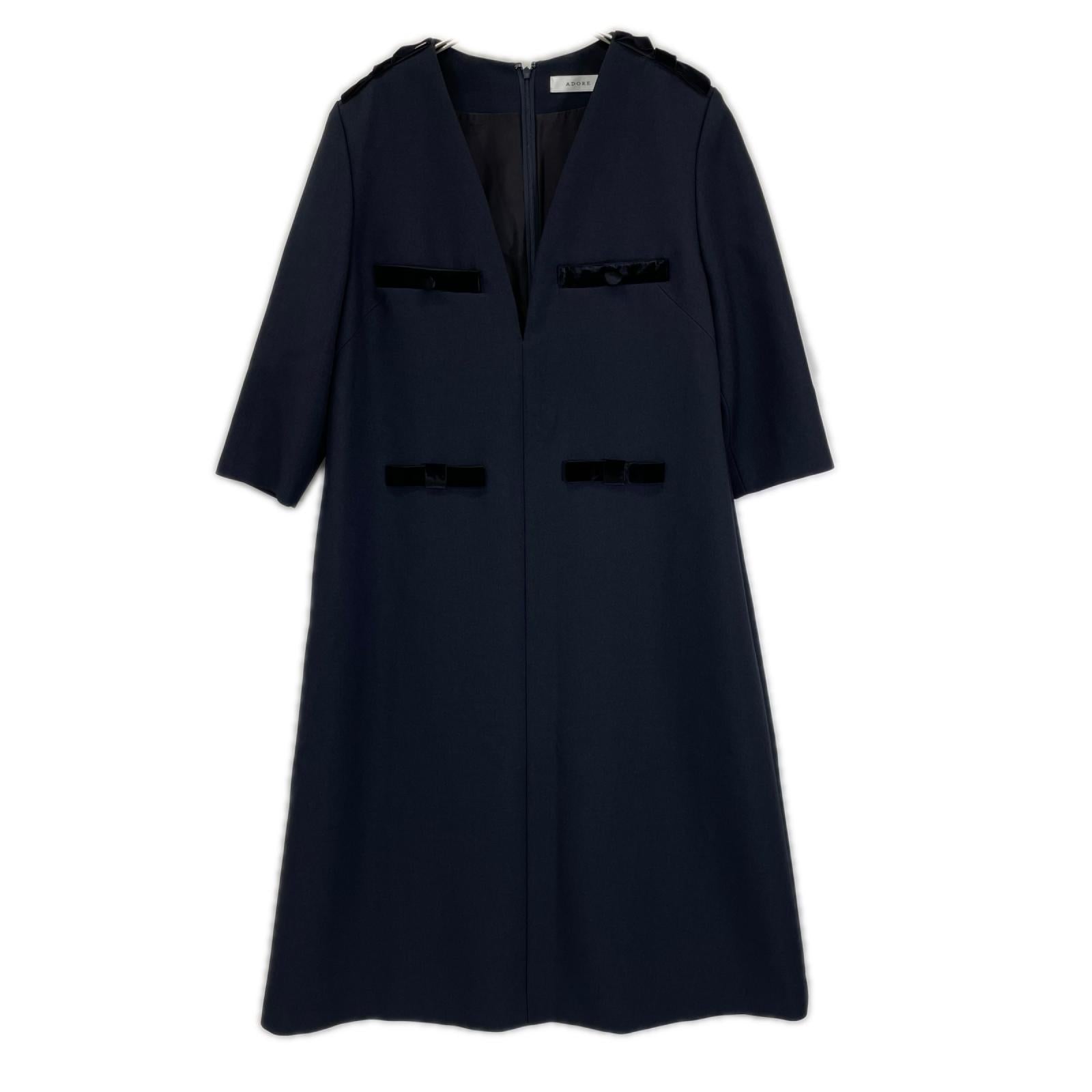 ADORE アドーア 531-5240740 25年製 ネイビー ベルベットボタン Vネックワンピース ワンピース