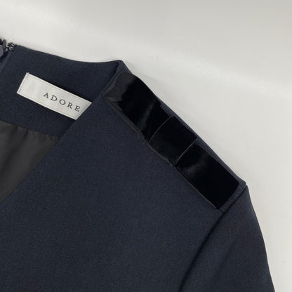 ADORE アドーア 531-5240740 25年製 ネイビー ベルベットボタン Vネックワンピース ワンピース