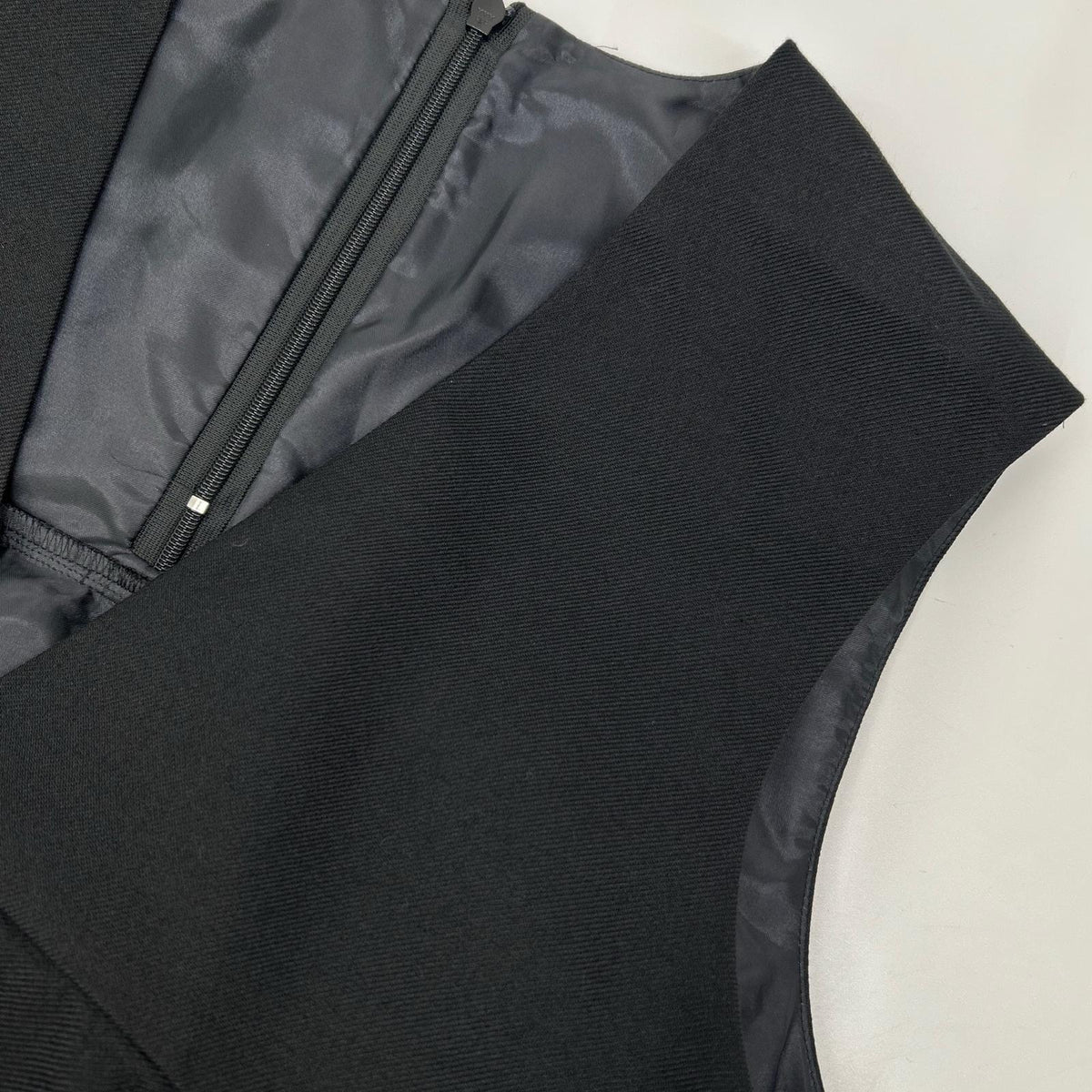 LE PHIL 534-4210018 Made in 2024 Black dry wool gilet blouse Dress