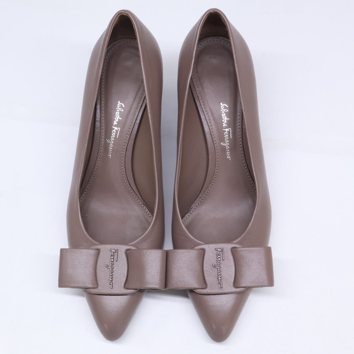 SalvatoreFerragamo サルバトーレフェラガモ VIVA ヴィヴァ ヴァラリボン レザー チャンキーヒール パンプス シューズ