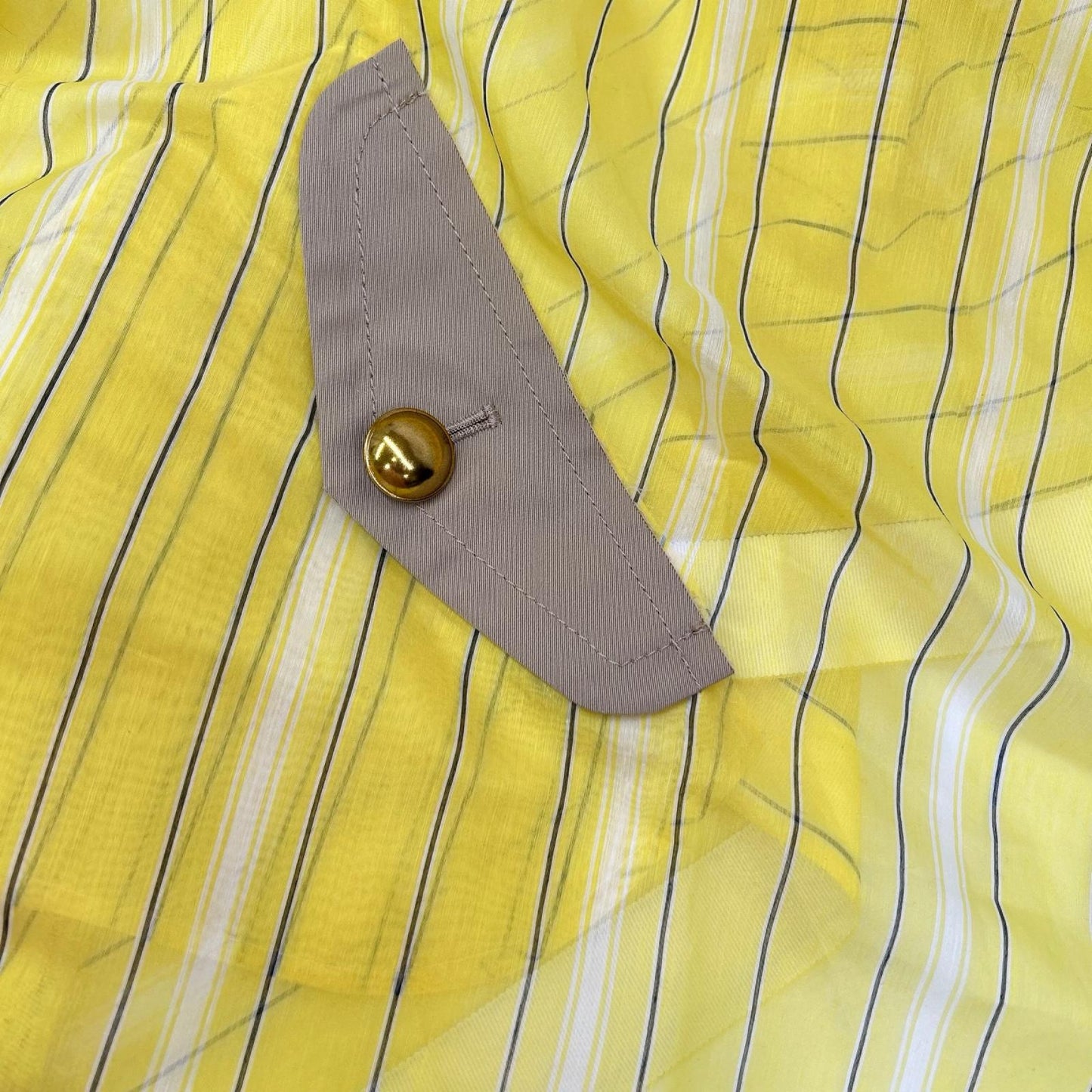 sacai サカイ 19-04485 19SS イエロー シアーストライプアシンメトリーショートスリーブシャツ トップス