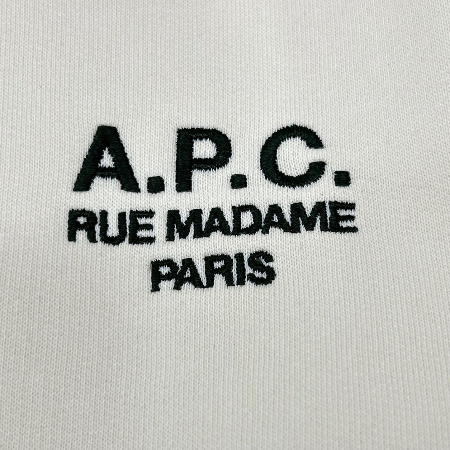 A.P.C. アーペーセー CHOBV-M27913 ベージュ×ブラック コットン ロゴ刺繍 クルーネックスウェットプルオーバー トップス