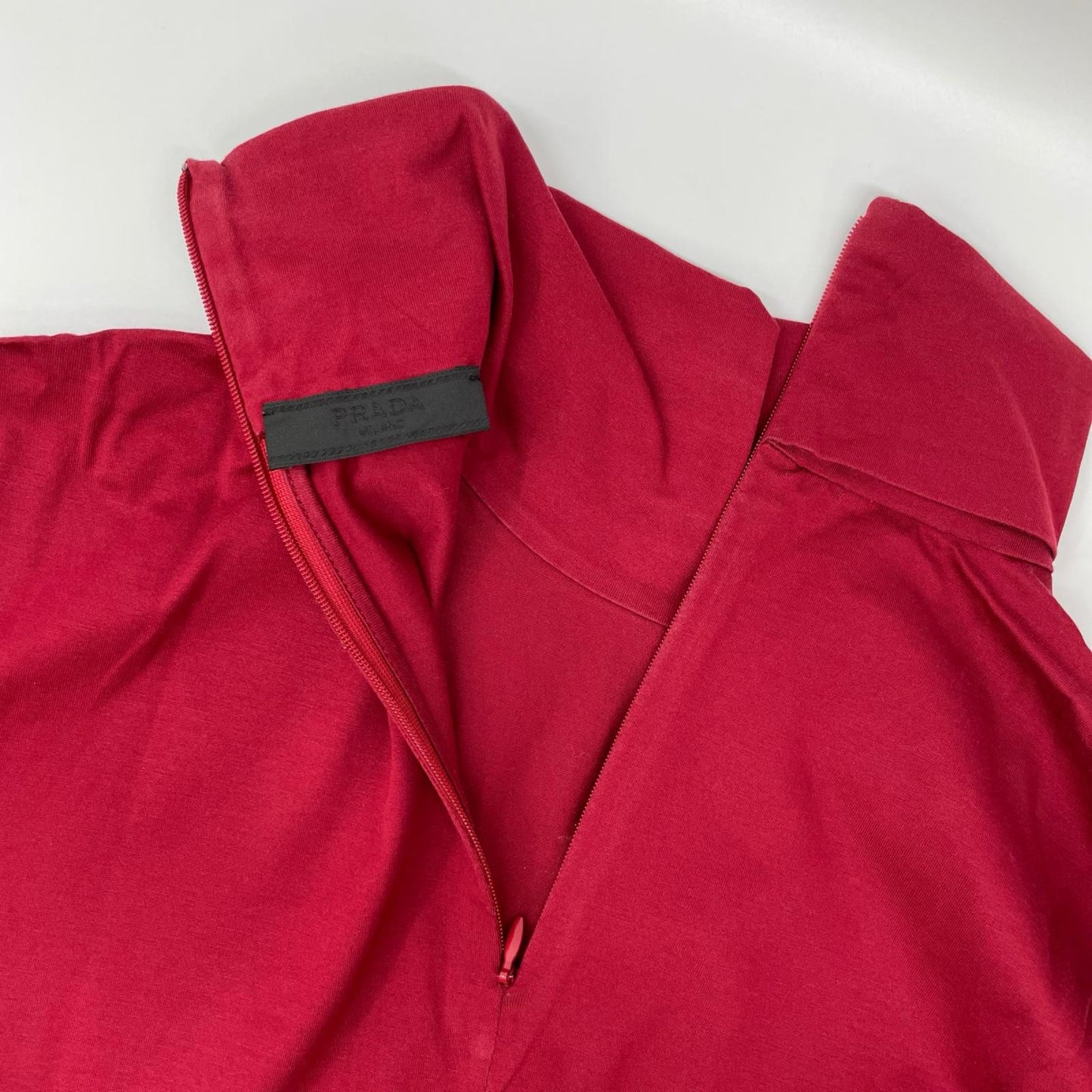 PRADA プラダ UJL051 レッド ラバーパッチ コットン タートルネックカットソー トップス