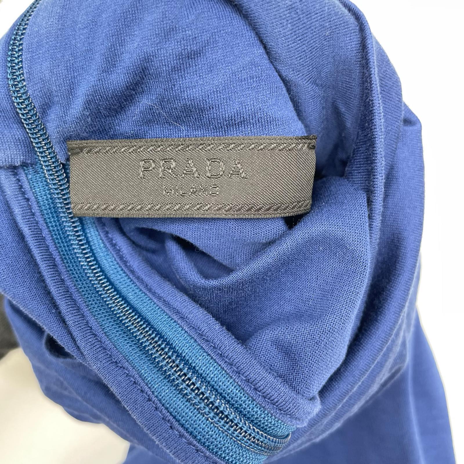 PRADA プラダ UJL051 ブルー ラバーパッチ コットン タートルネックカットソー トップス