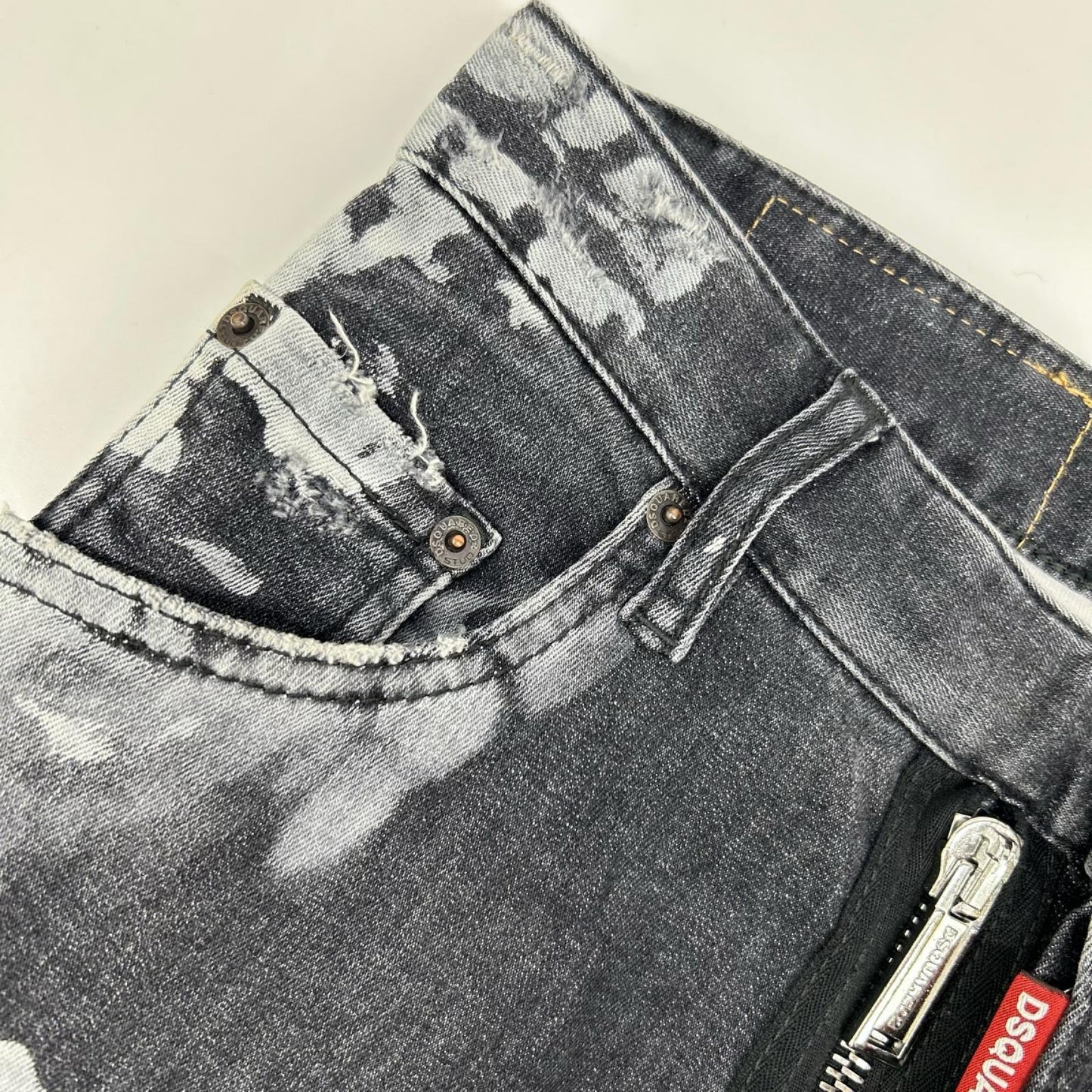 DSQUARED2 ディースクエアード 22AW S71LB1048 グレー×ホワイト SUPER TWINKY/スーパートゥインキー リペア/ペイント加工 デニムパンツ ボトムス