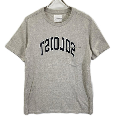 TAKAHIROMIYASHITA The SoloIst. タカヒロミヤシタ ザ ソロイスト. グレー s/s regular size pocket tee トップス