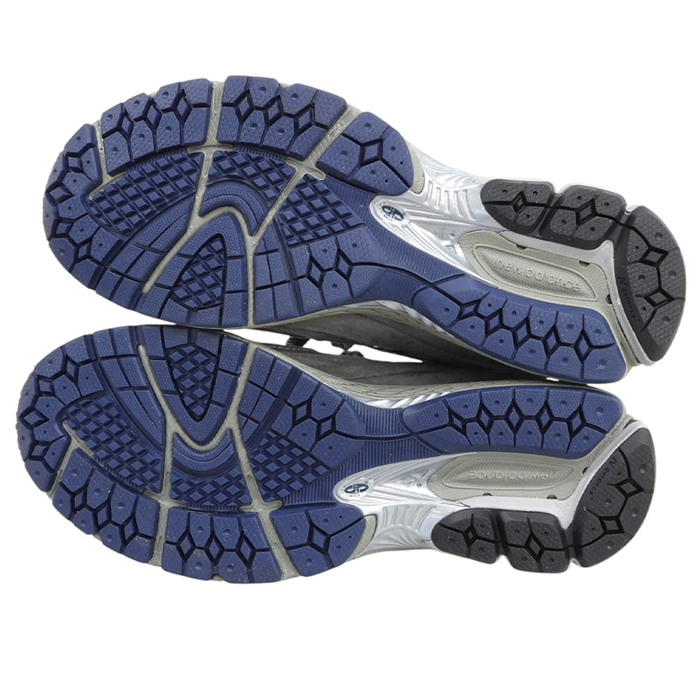 NEW BALANCE ニューバランス 新品同様 スエード ローカット スニーカー シューズ メンズ グレー 25cm M2002RXC シューズ