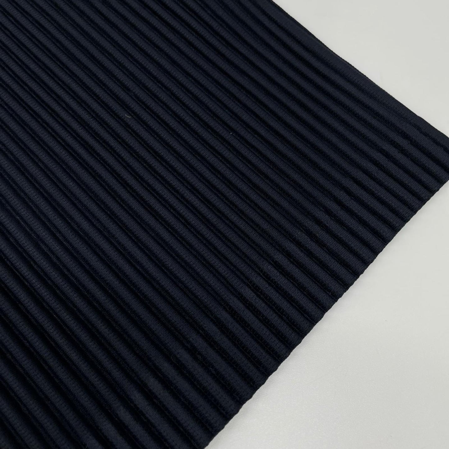 HOMME PLISSE ISSEY MIYAKE オムプリッセ イッセイミヤケ 25AW HP55JE510 ネイビー BASICS Vネック プリーツ ベスト ベスト